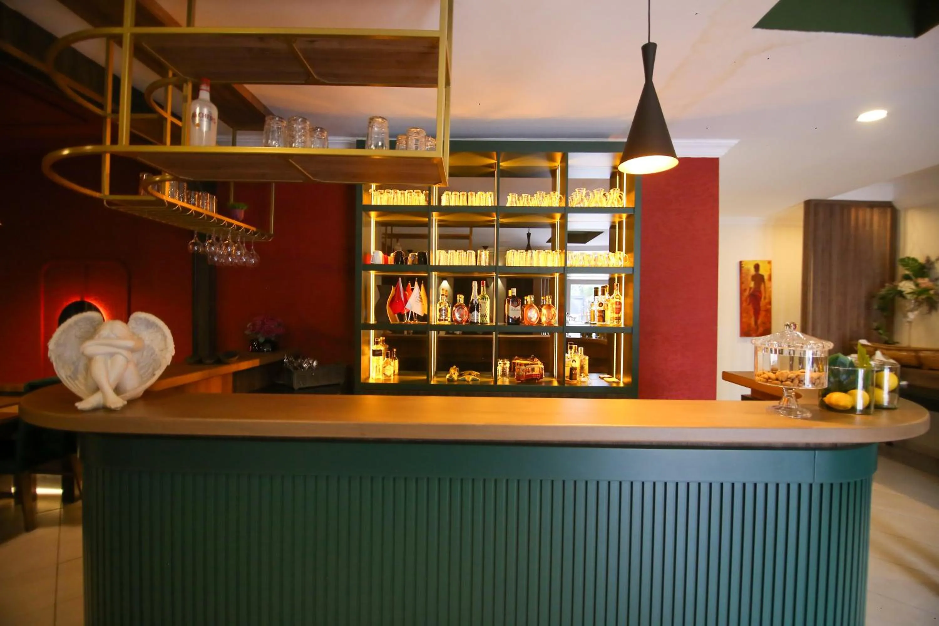 Lounge or bar in ÇEVİK PALACE HOTEL