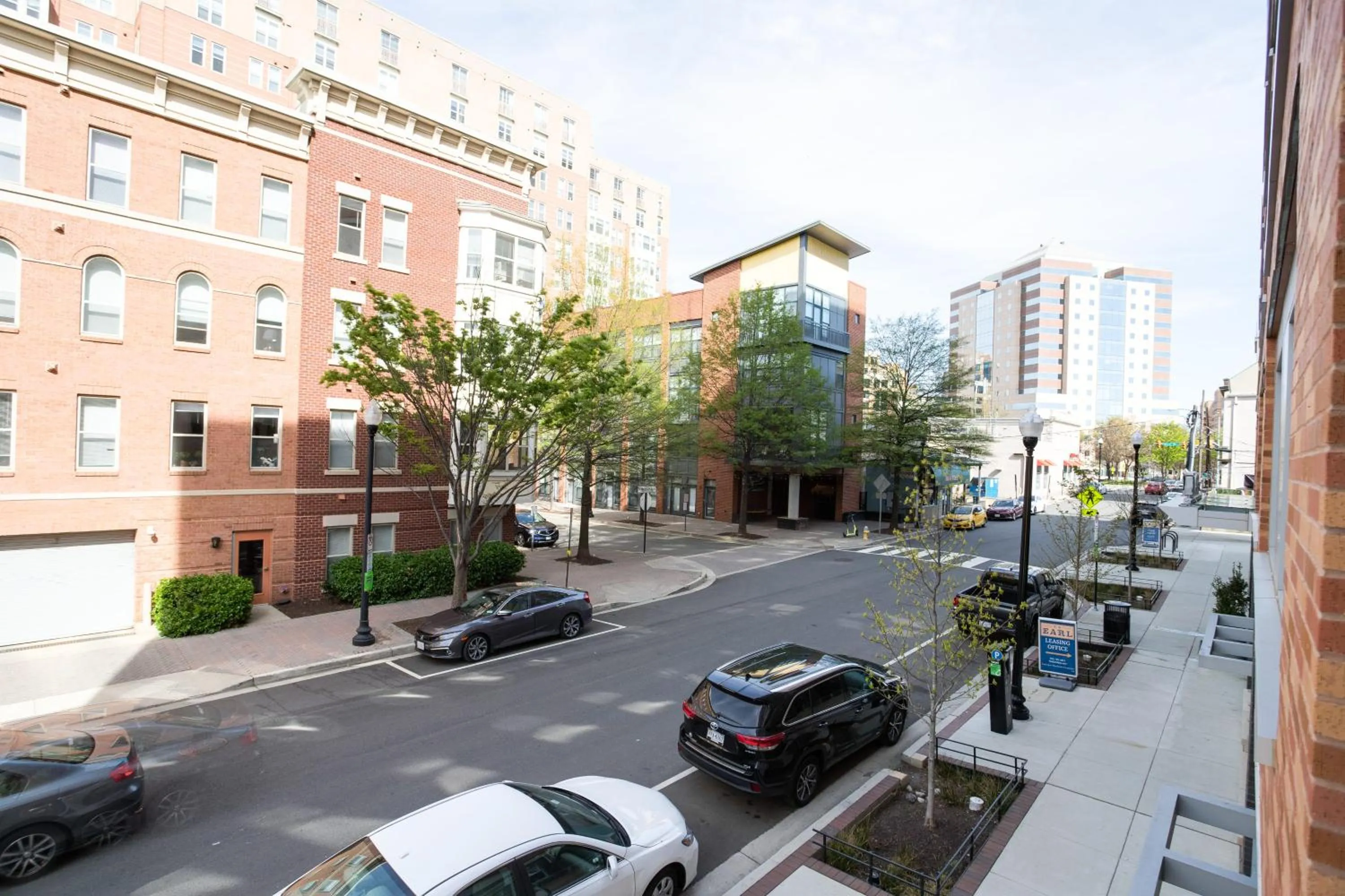 Street view in Stylish Condo at Clarendon with Rooftop Views