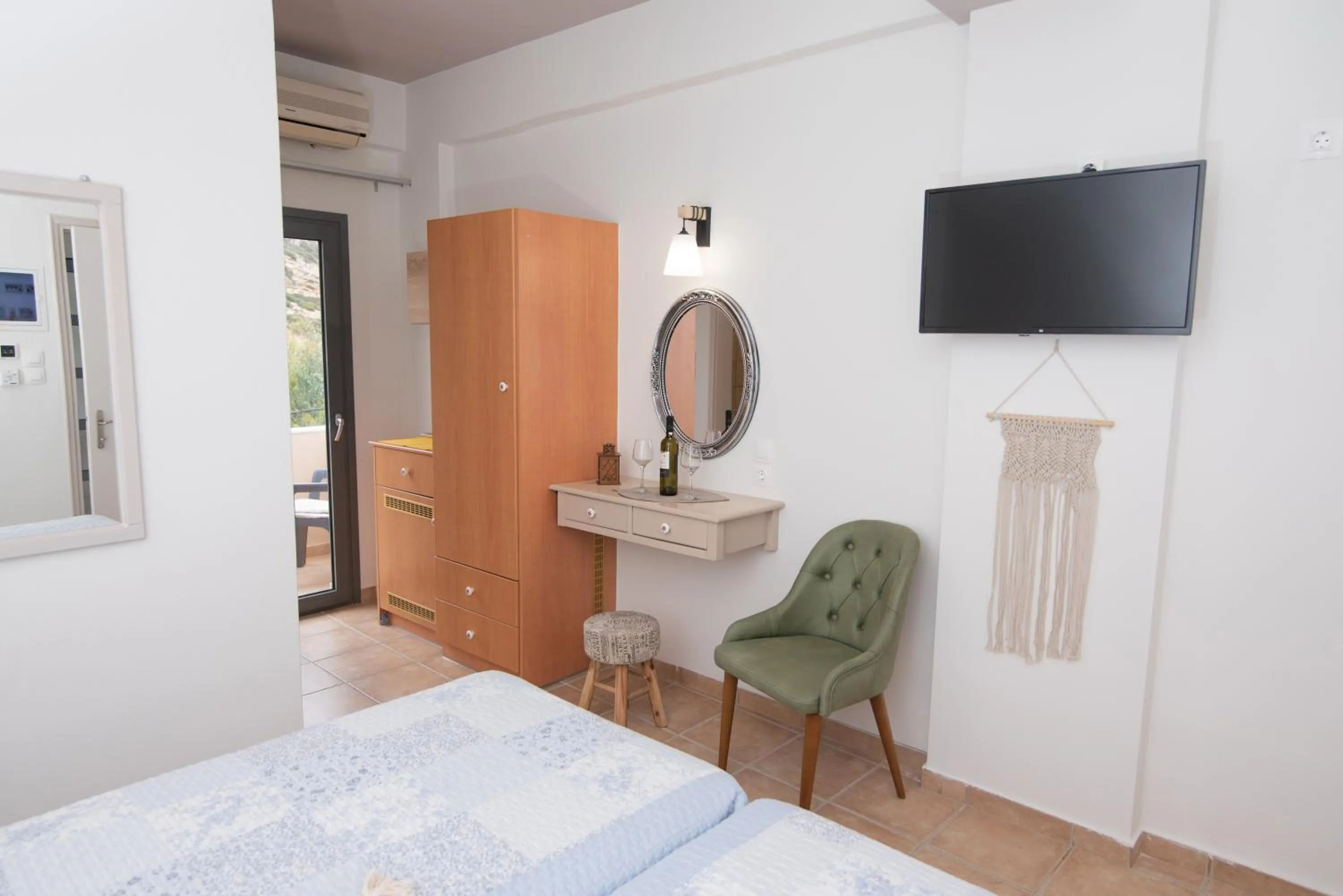 Bedroom, Bed in Tsaner Apartment and Rooms