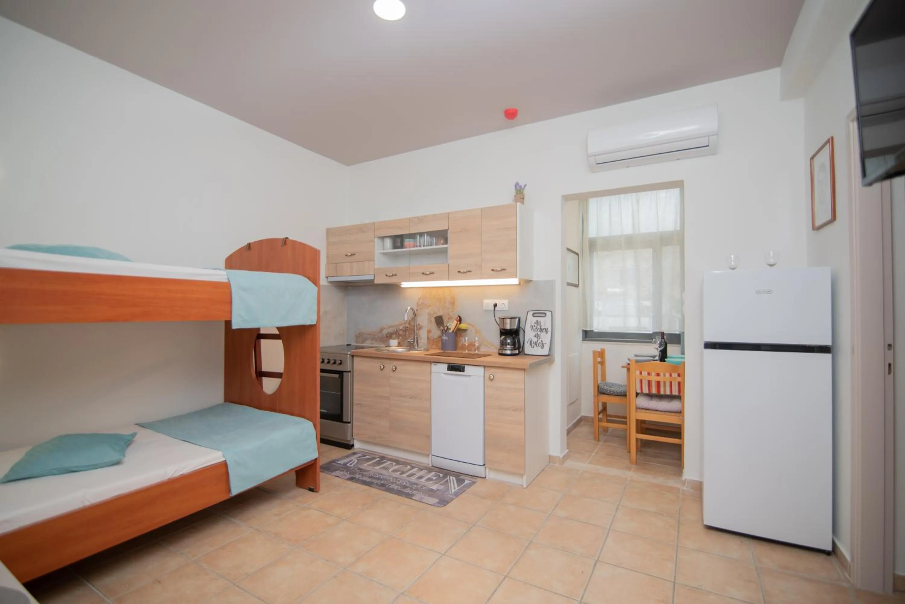 bunk bed, Bed in Tsaner Apartment and Rooms