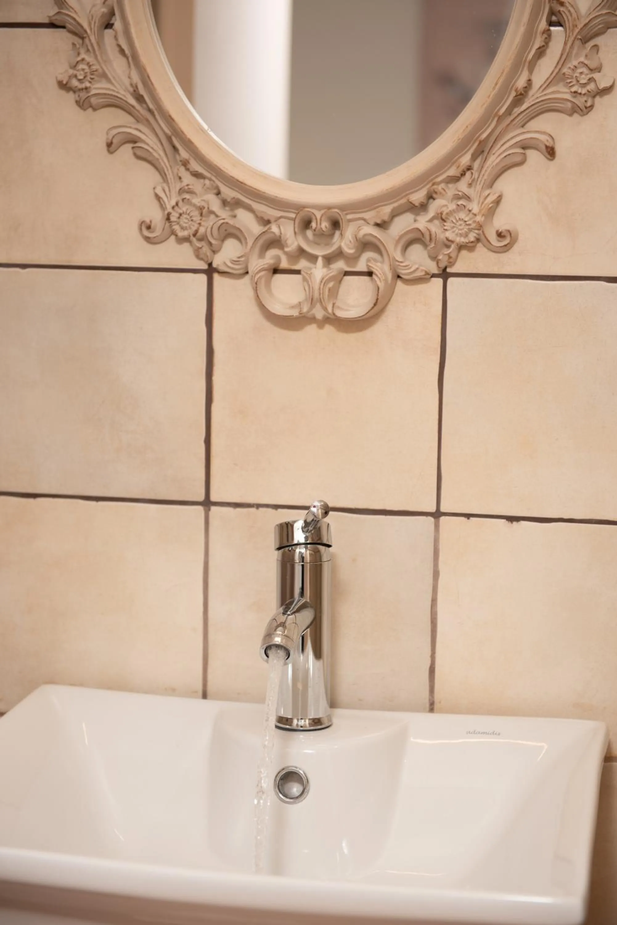 Bathroom in Tsaner Apartment and Rooms