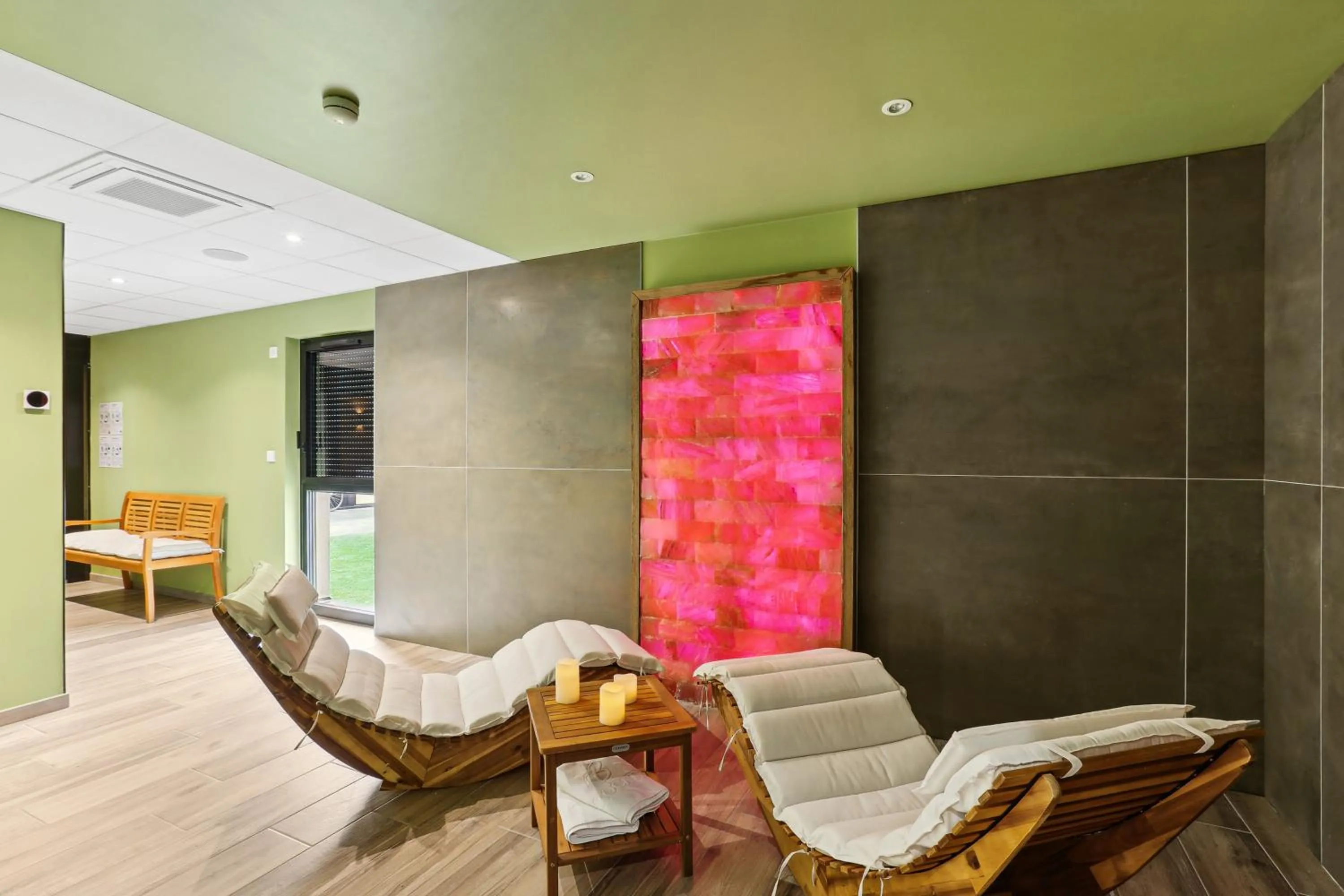 Spa and wellness centre/facilities in Hôtel Restaurant AKENA Molinges - La Brocatelle