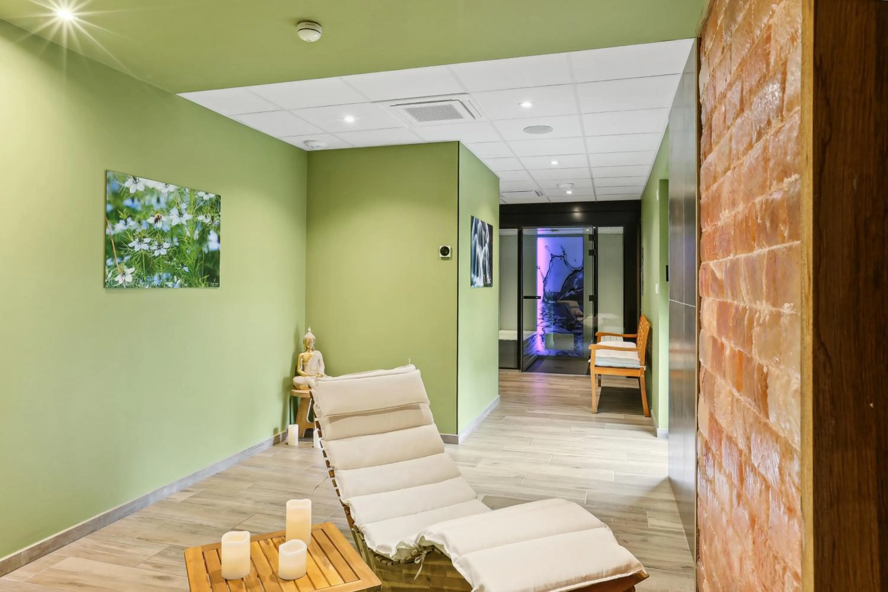 Spa and wellness centre/facilities in Hôtel Restaurant AKENA Molinges - La Brocatelle