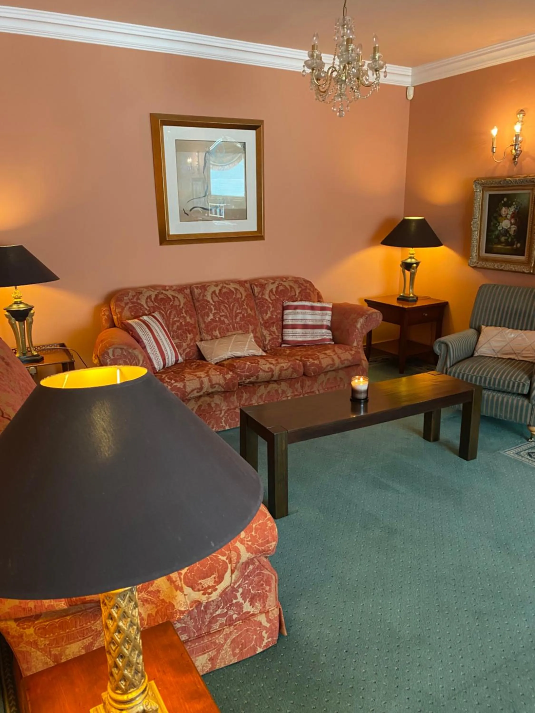 Living room in Atlantic Lodge