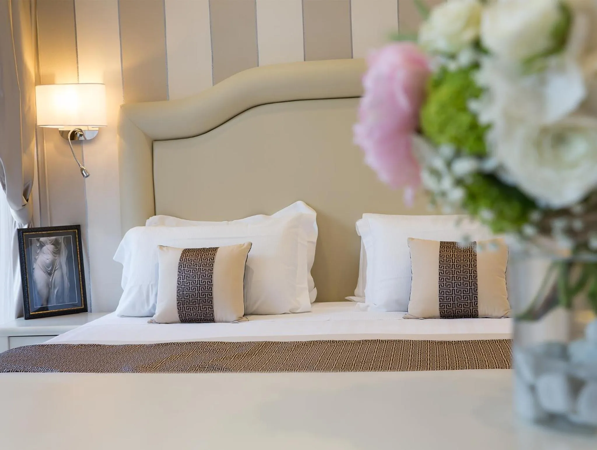 Decorative detail, Bed in Hotel Tigullio Et De Milan