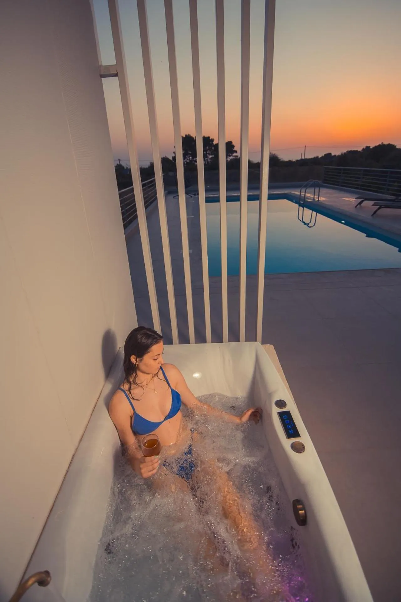Hot Tub in IO Luxury Pool & Hot Tub Suites