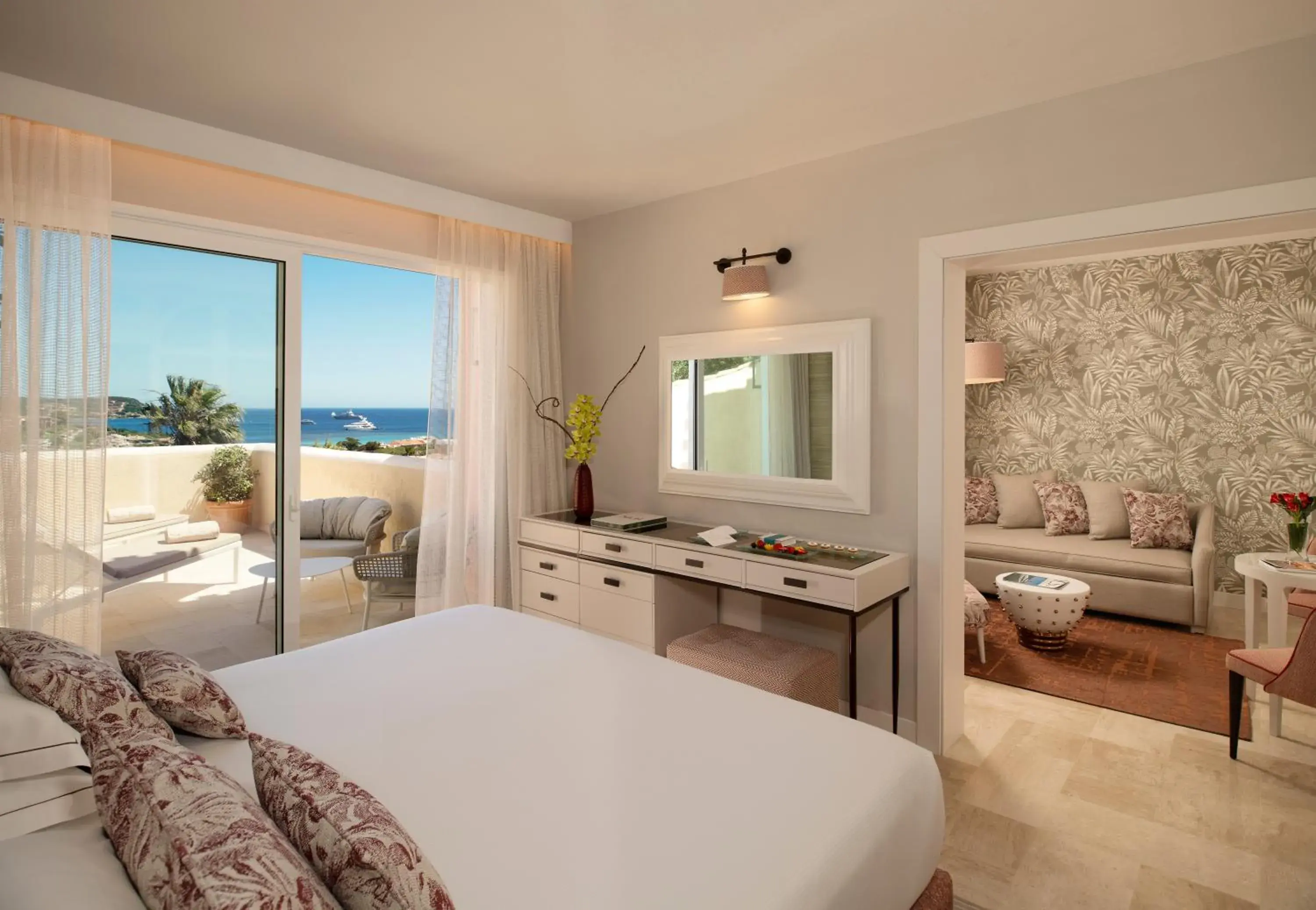 Living room, Bed in CPH | Pevero Hotel Living room, Bed in CPH | Pevero Hotel