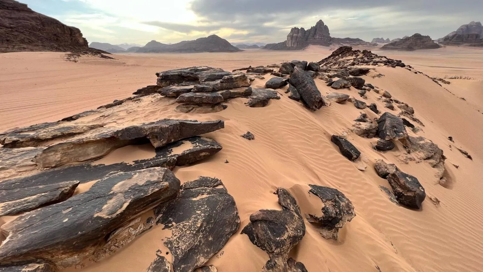 Natural landscape in Jabal Rum Camp