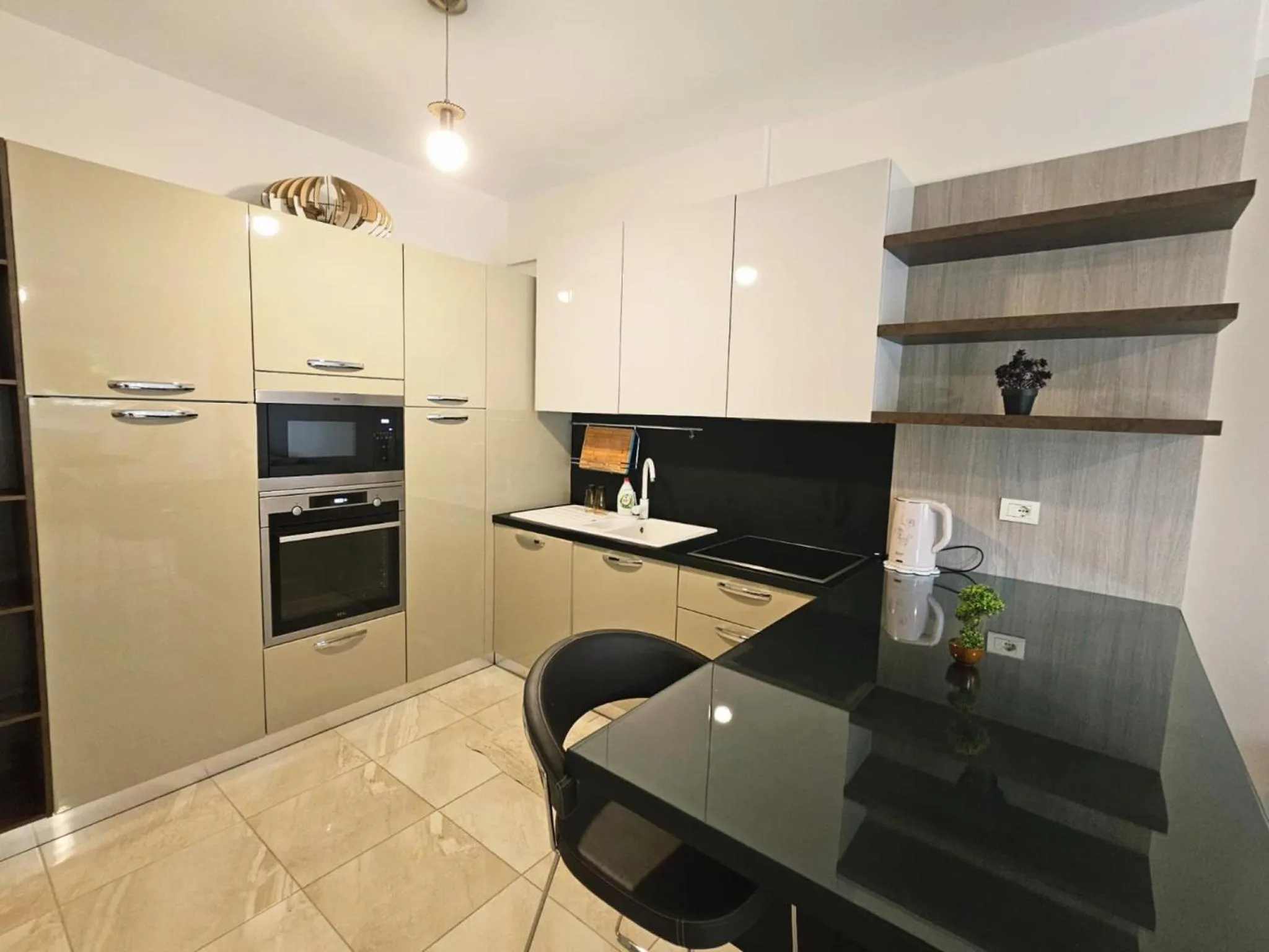 Beachfront Sion Sarande Apartment