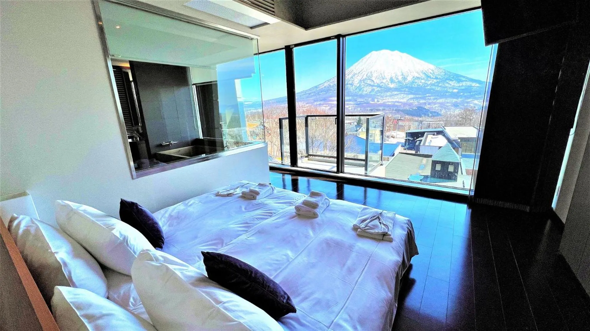 Bedroom, Bed in Miru Nozomi Views