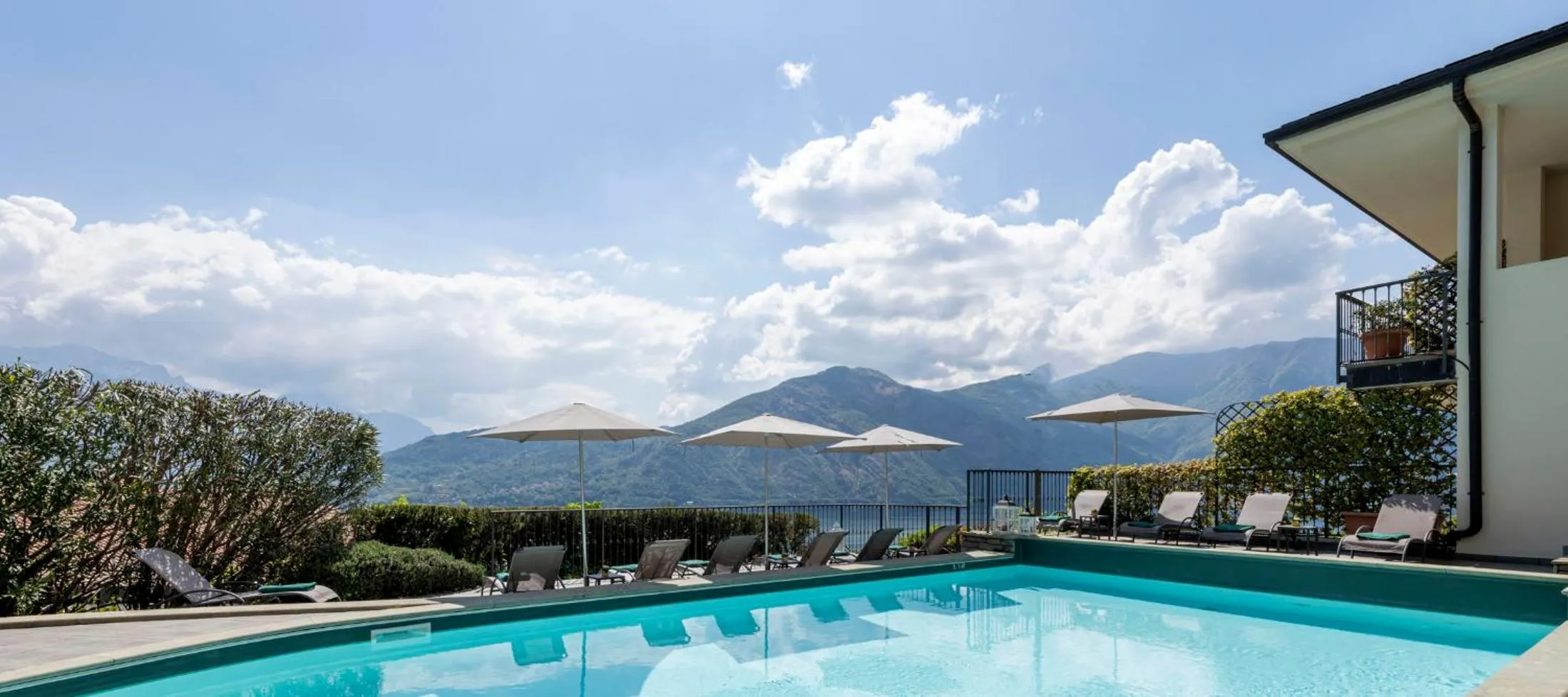 Swimming pool in Hotel La Perla