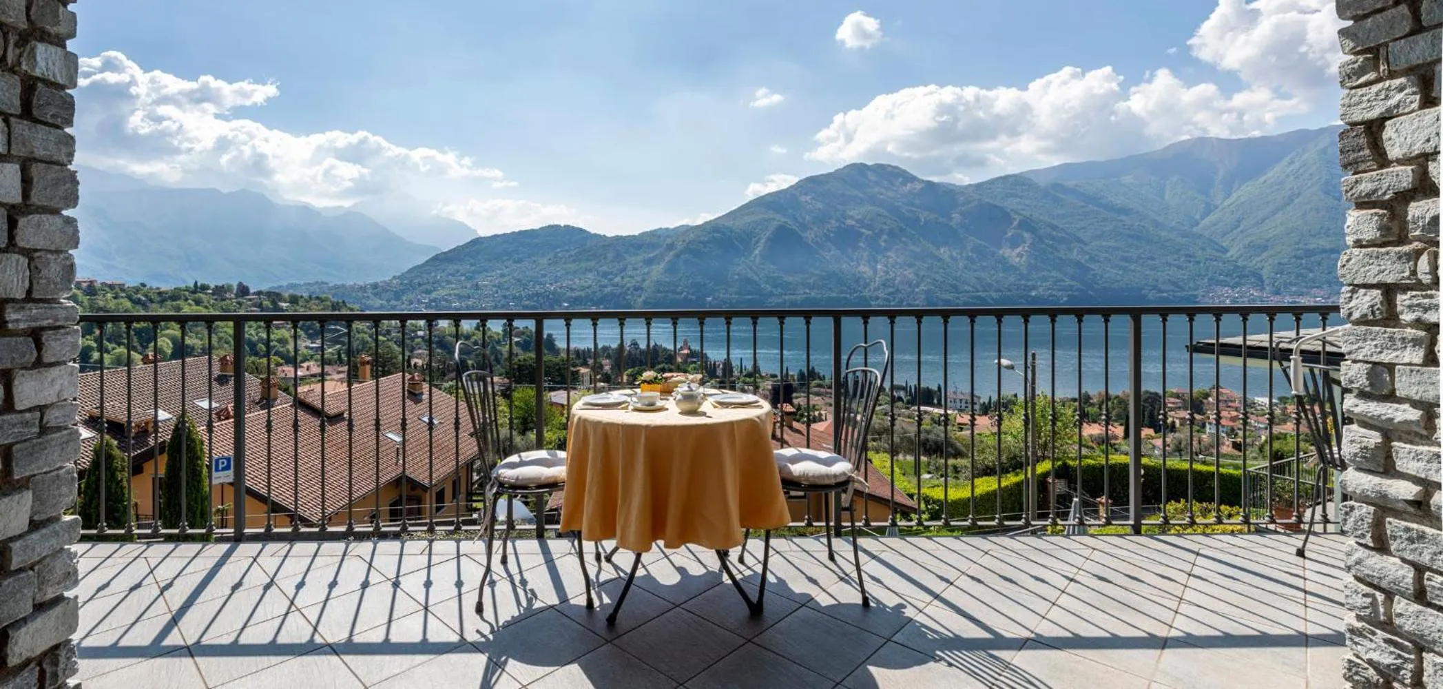 Restaurant/places to eat in Hotel La Perla