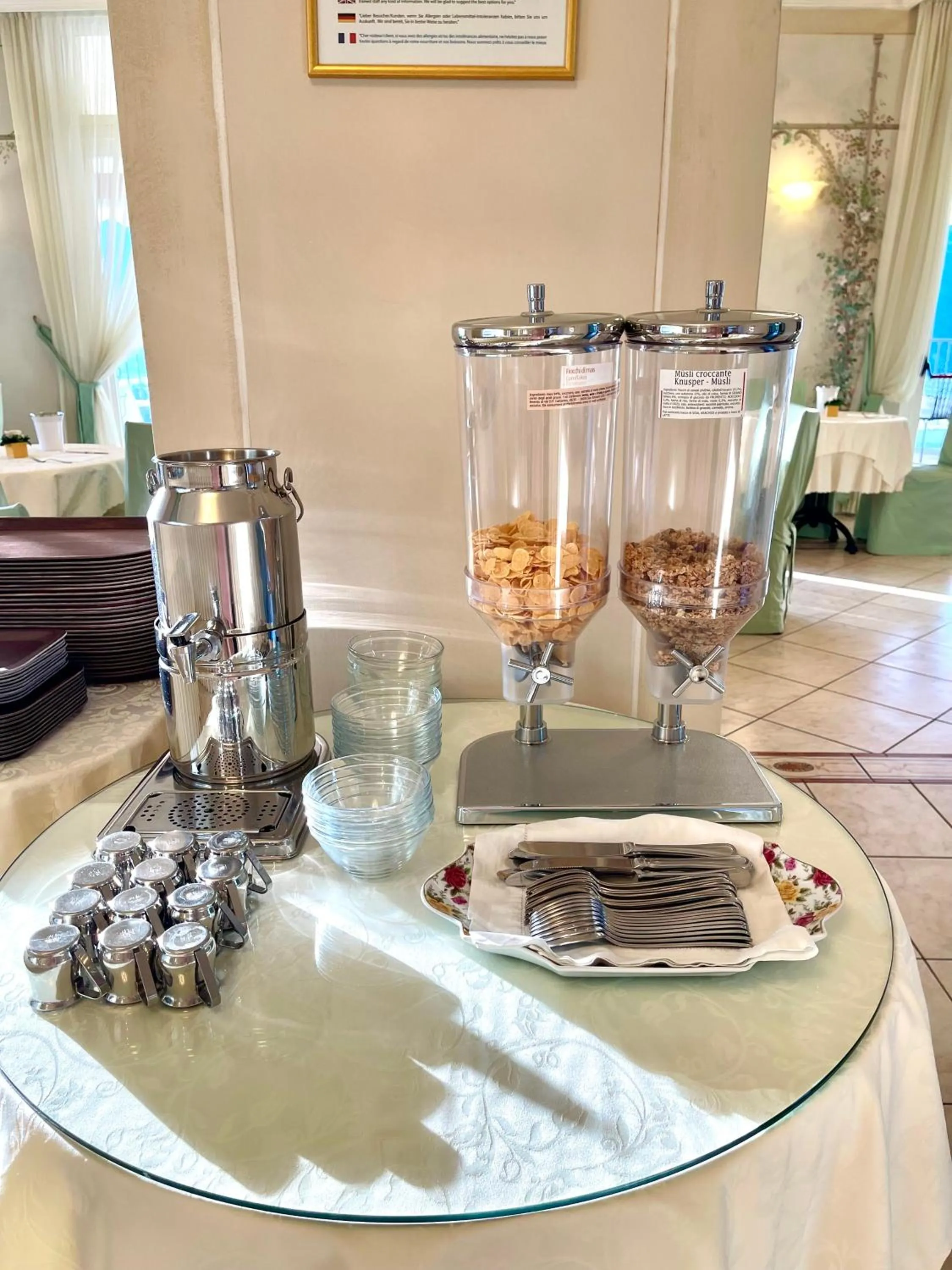 Breakfast in Hotel La Perla