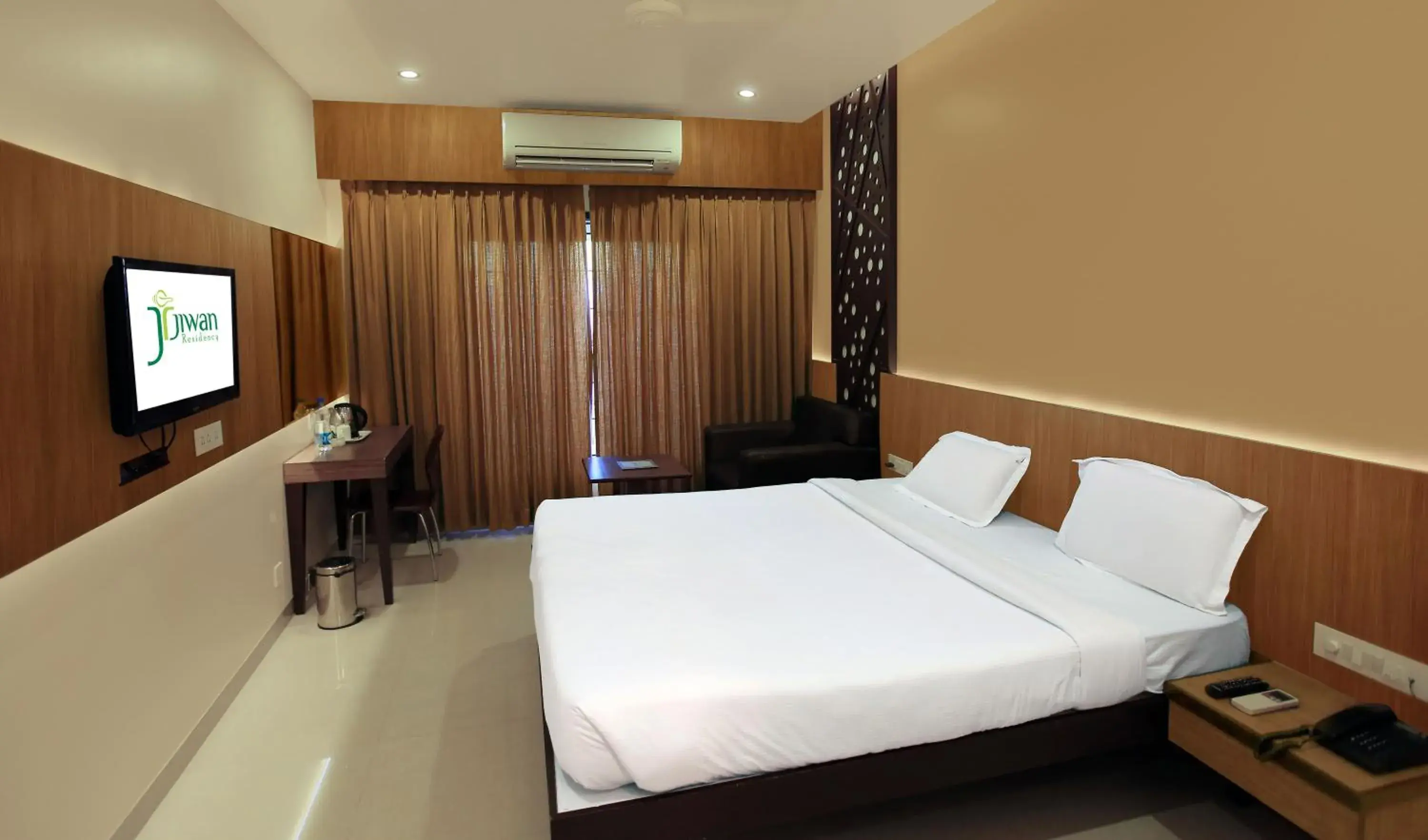 Photo of the whole room, Bed in Hotel Fortune Photo of the whole room, Bed in Hotel Fortune