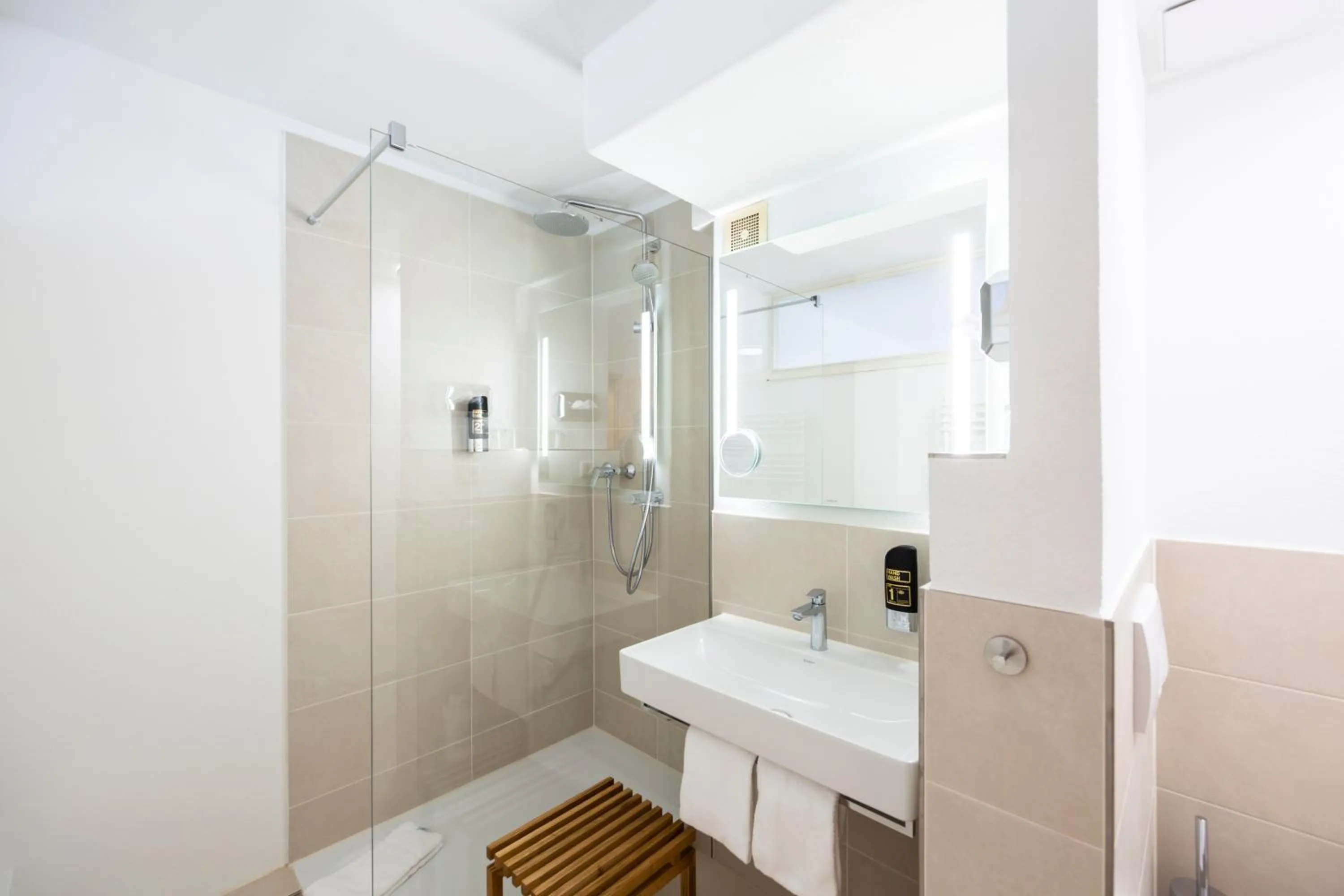 Shower in Bike- und Ferienhotel Freiburg