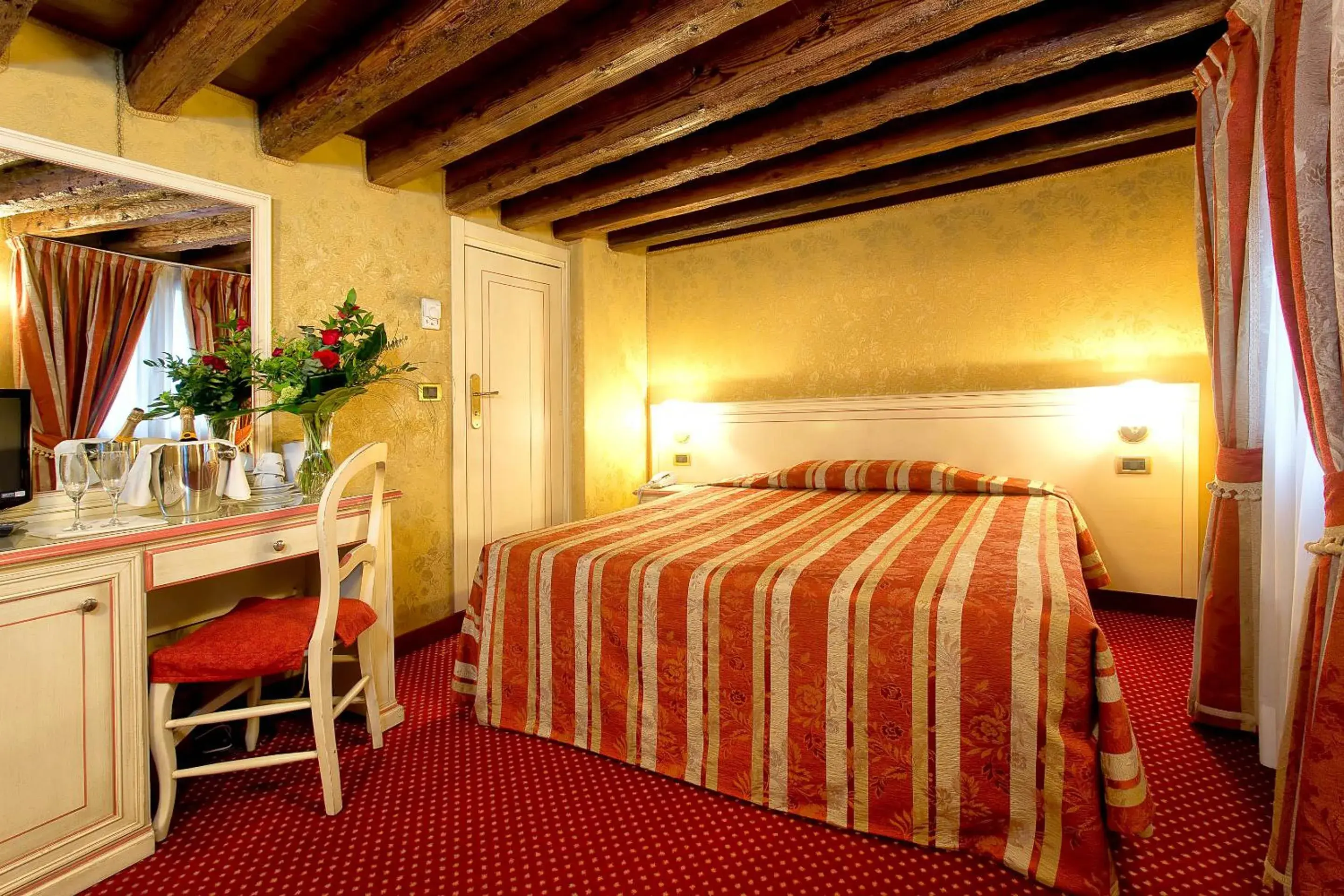 Superior Double Room in Ca' San Polo - Ferretti Hotels Collection Superior Double Room in Ca' San Polo - Ferretti Hotels Collection