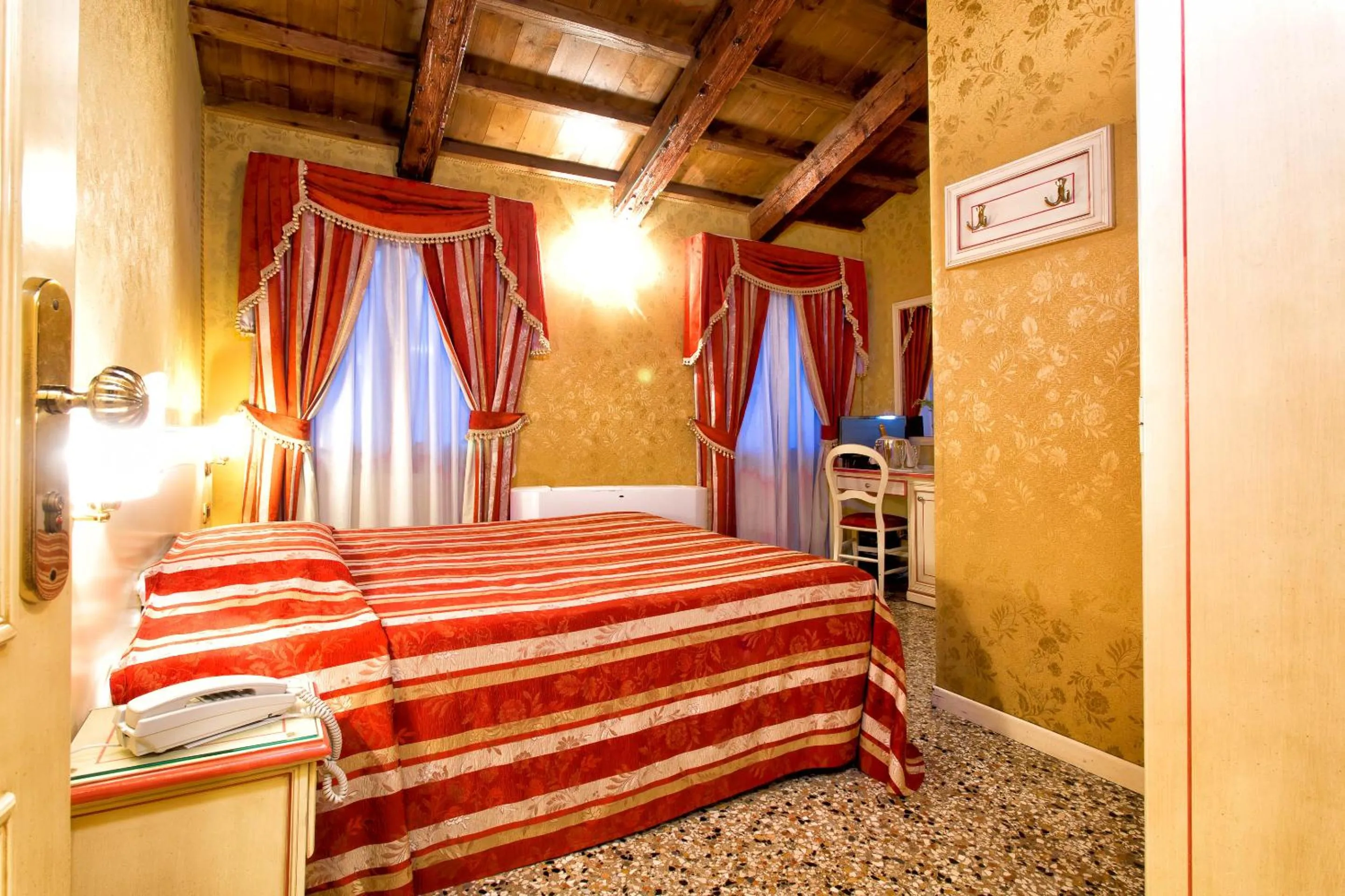 Bedroom, Bed in Ca' San Polo - Ferretti Hotels Collection