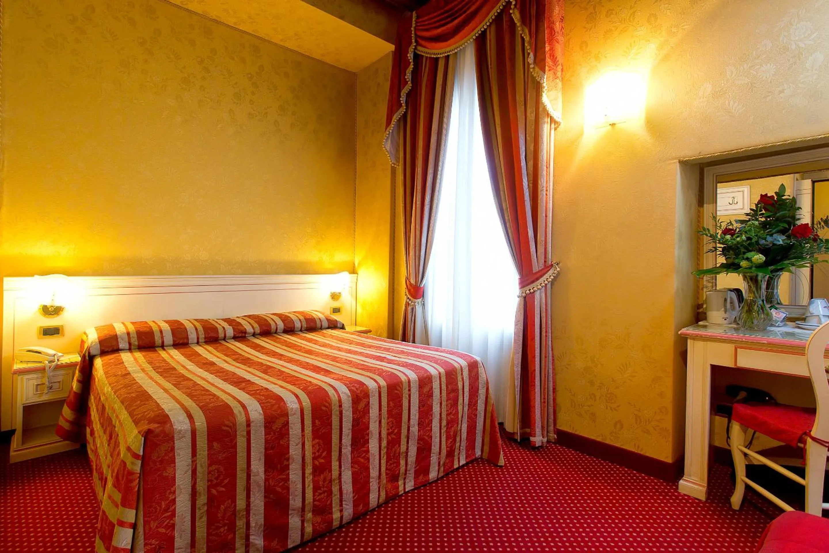 Photo of the whole room, Bed in Ca' San Polo - Ferretti Hotels Collection