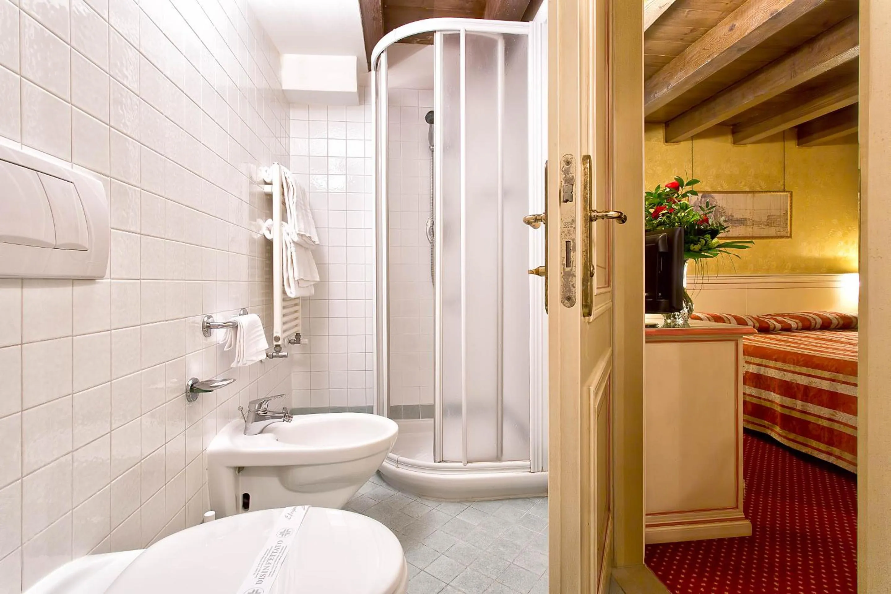 Shower in Ca' San Polo - Ferretti Hotels Collection