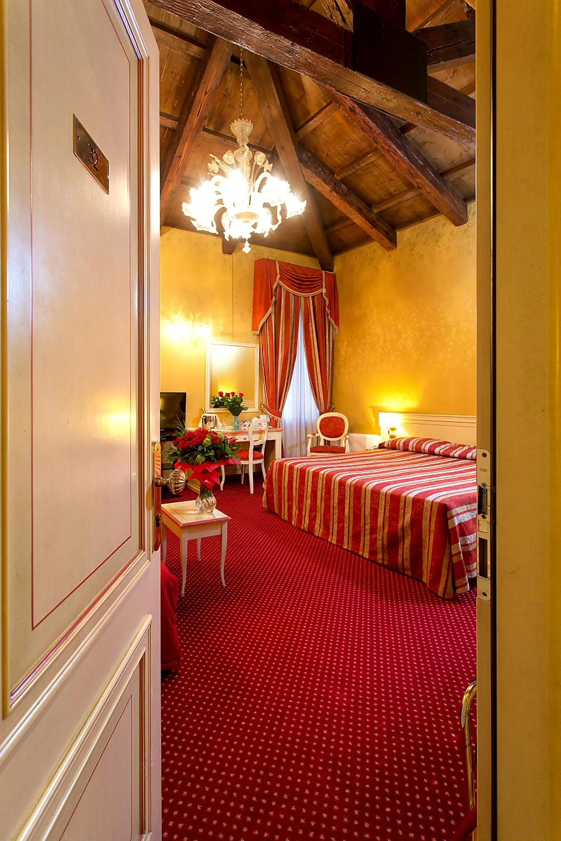 Photo of the whole room, Bed in Ca' San Polo - Ferretti Hotels Collection