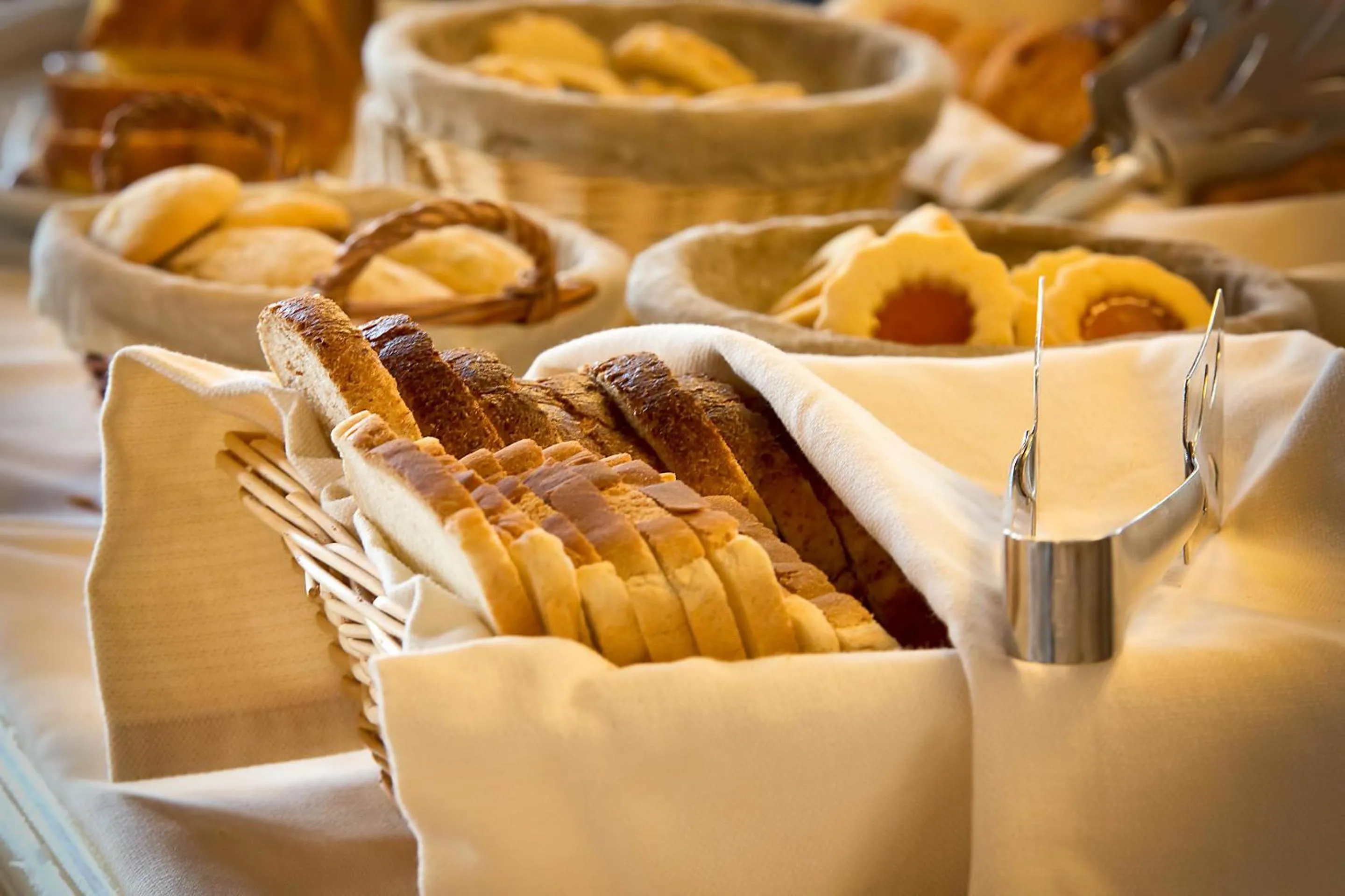 Buffet breakfast in Ca' San Polo - Ferretti Hotels Collection