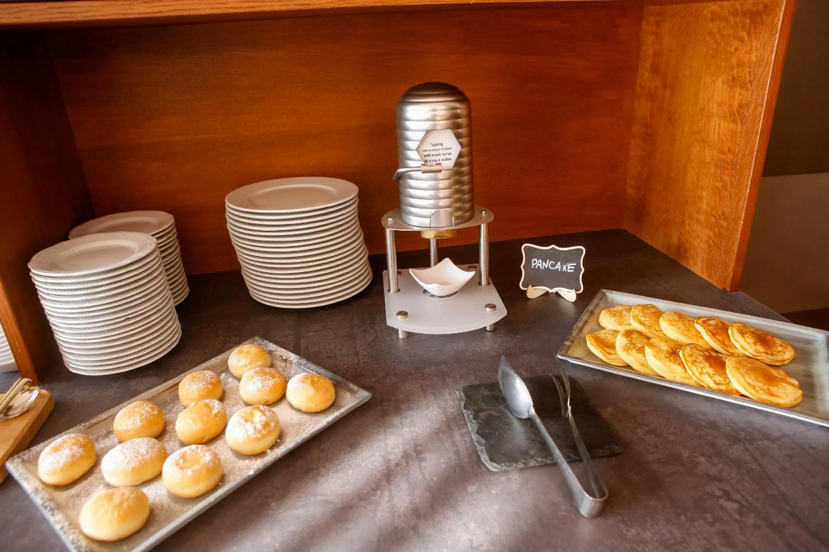 Buffet breakfast in Hotel Lido