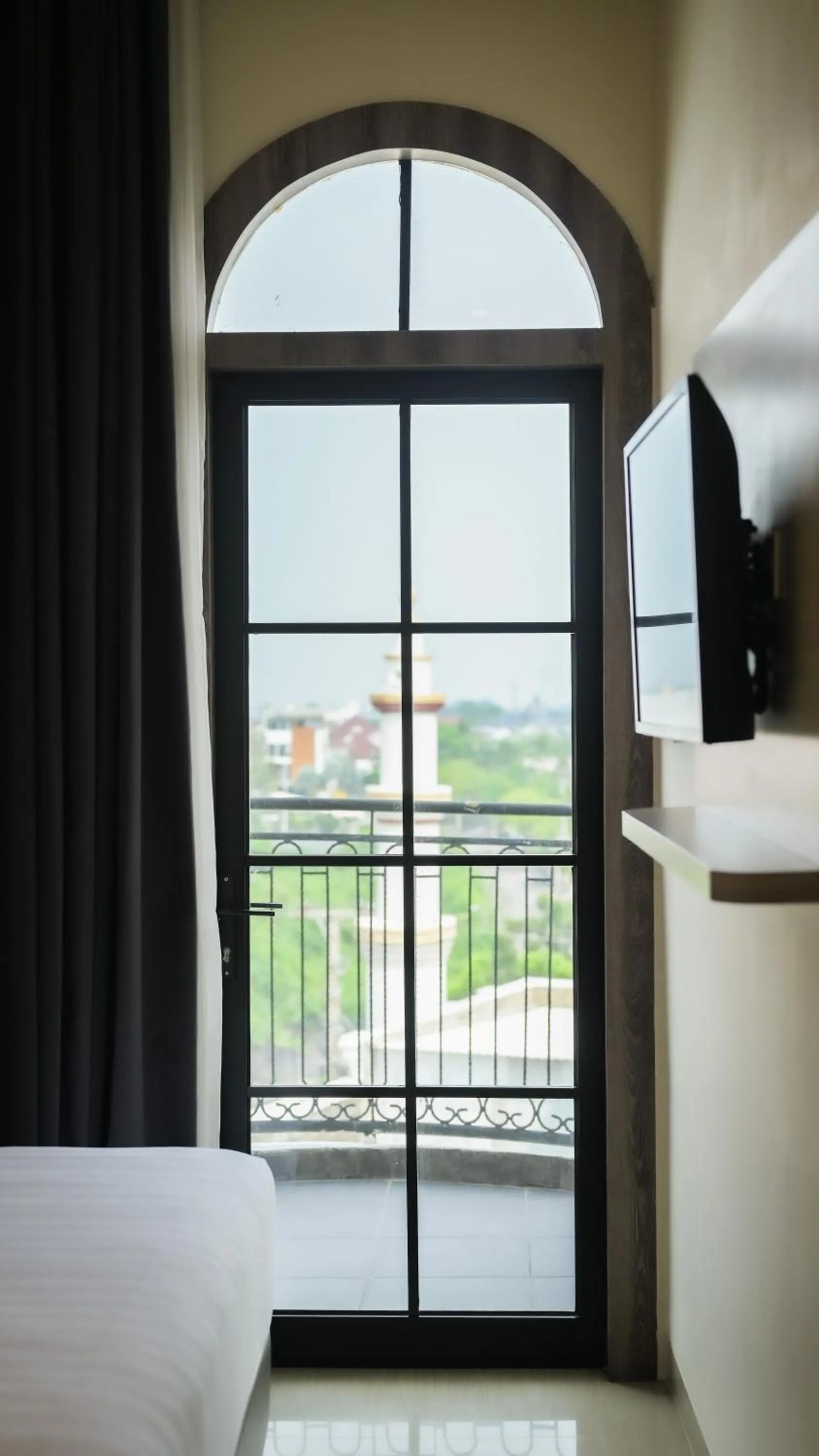 Balcony/Terrace, Bed in Kesuma Front One Boutique Palembang