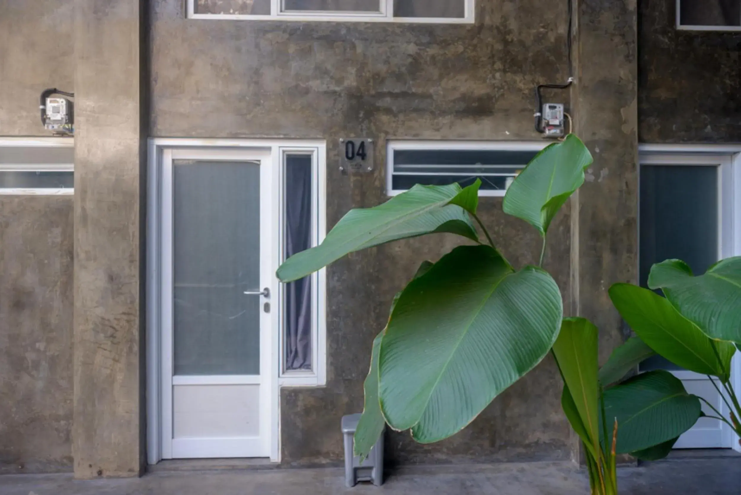 Facade/entrance in RedDoorz near Jumbo Mall Sragen Facade/entrance in RedDoorz near Jumbo Mall Sragen