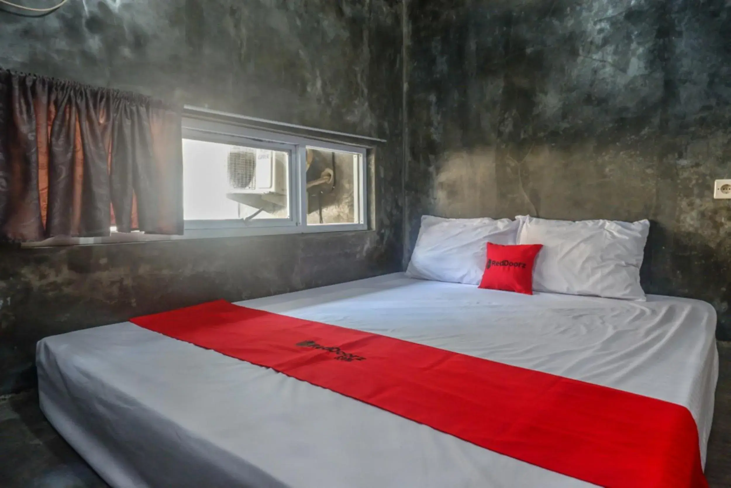 Bedroom, Bed in RedDoorz near Jumbo Mall Sragen Bedroom, Bed in RedDoorz near Jumbo Mall Sragen