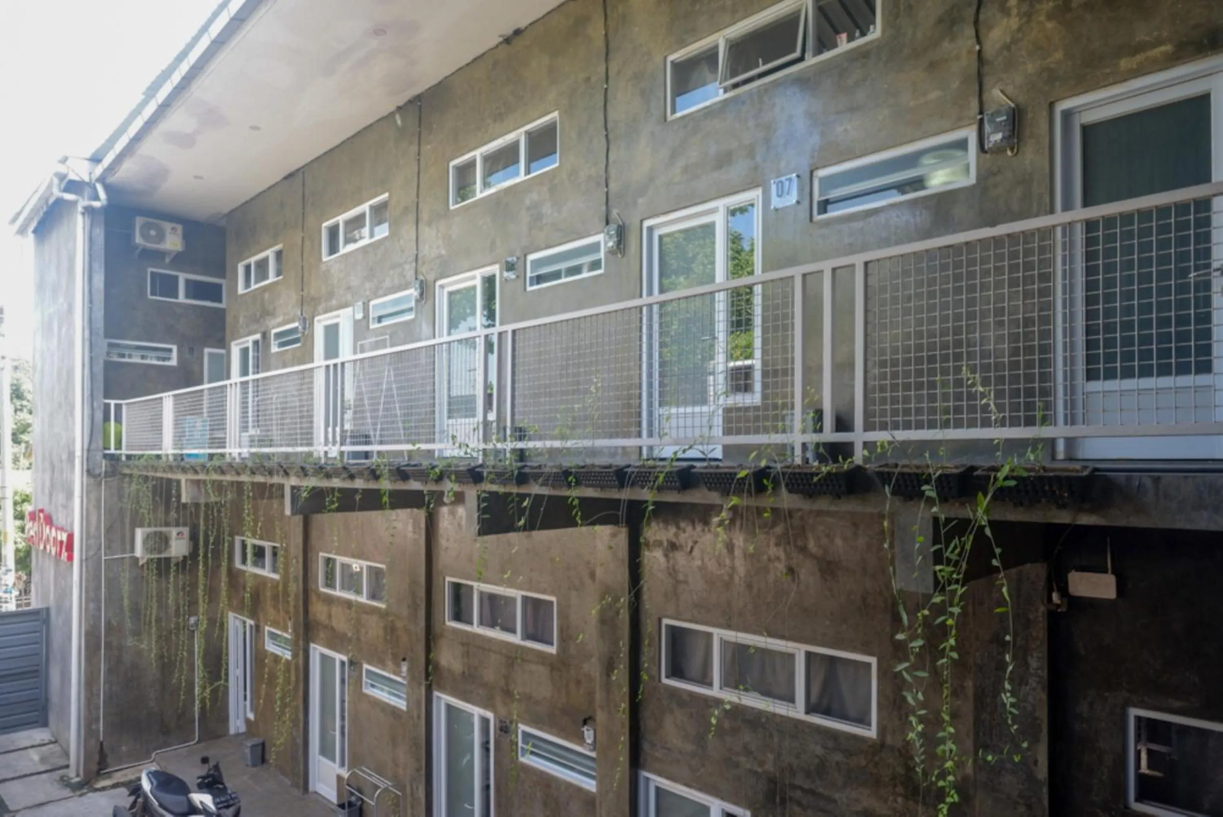 Facade/entrance in RedDoorz near Jumbo Mall Sragen