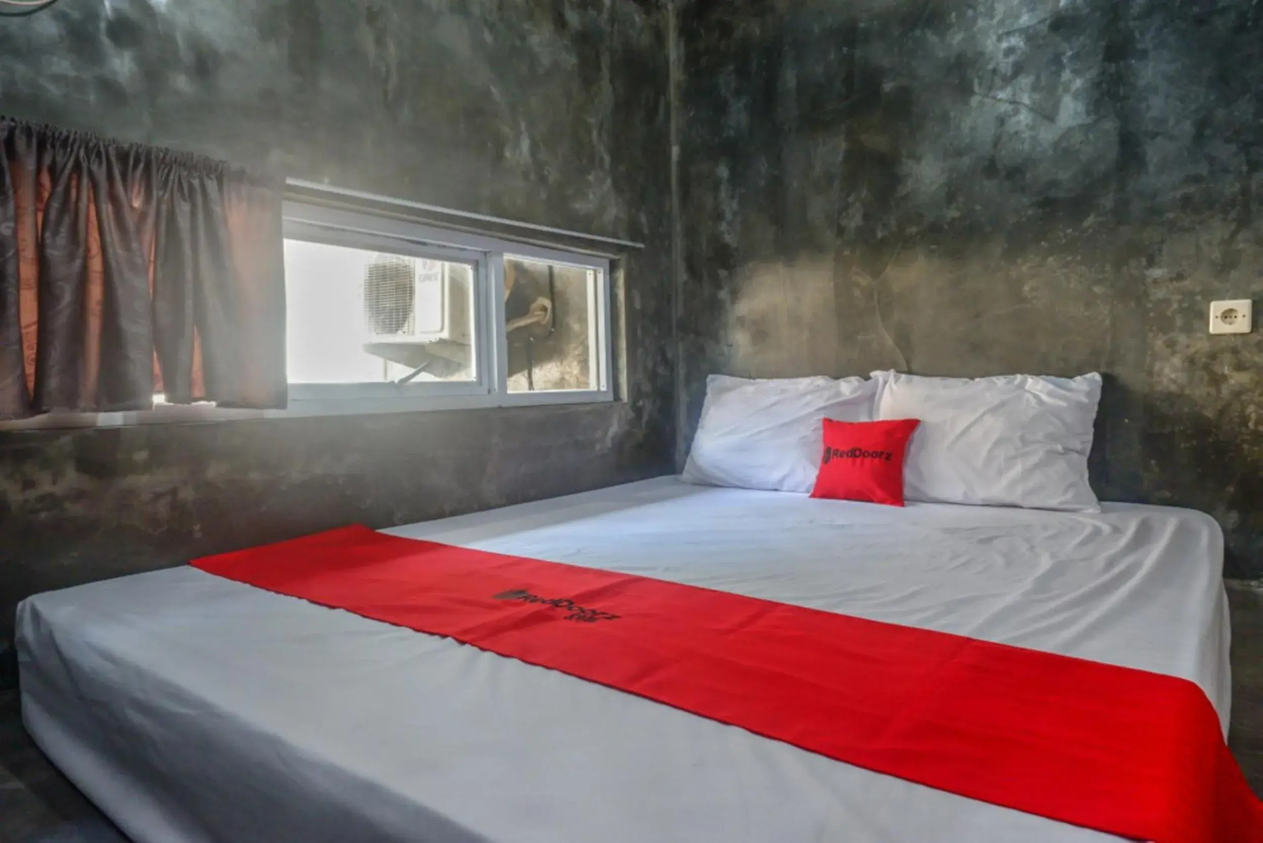 Bedroom, Bed in RedDoorz near Jumbo Mall Sragen Bedroom, Bed in RedDoorz near Jumbo Mall Sragen