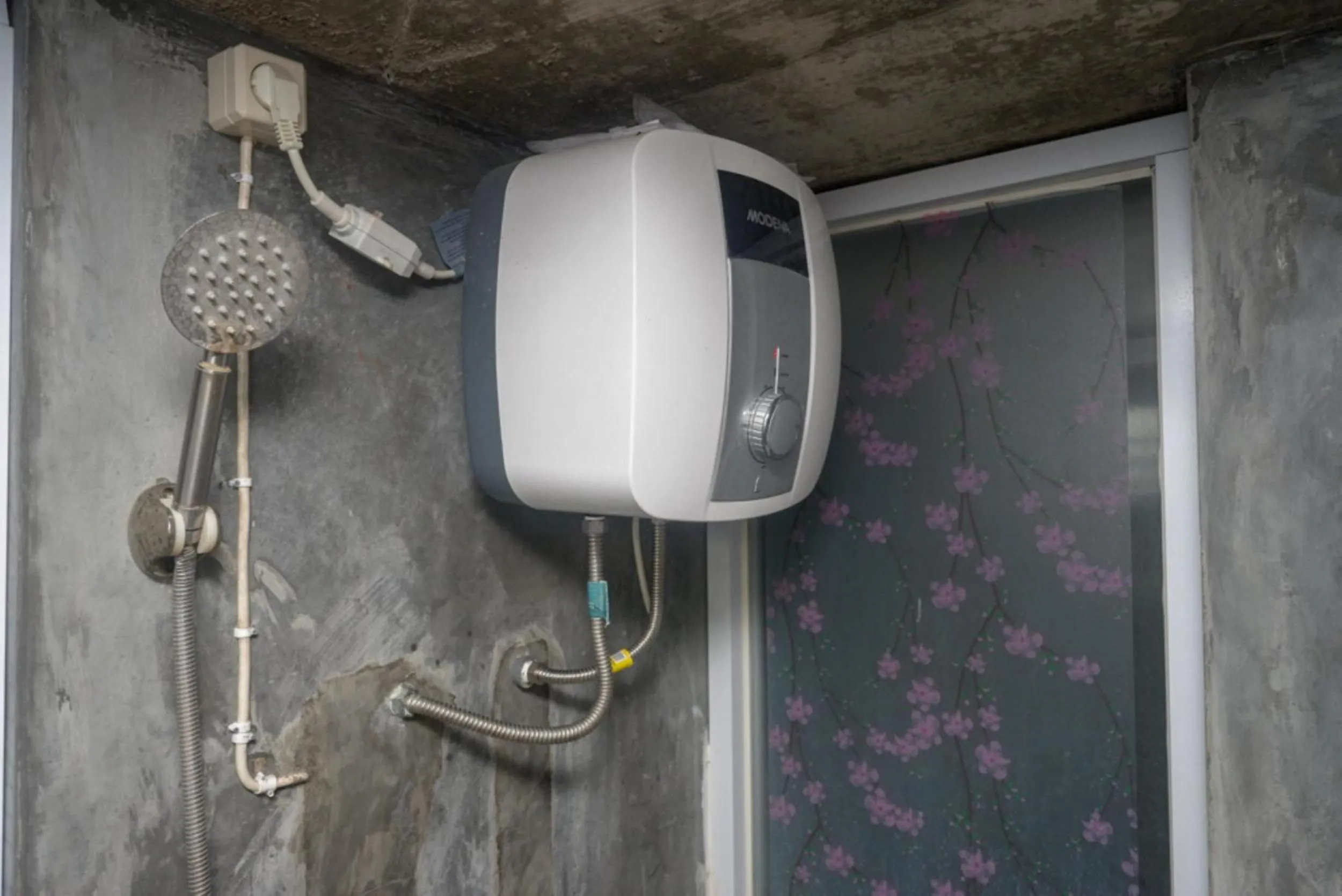 Bathroom in RedDoorz near Jumbo Mall Sragen