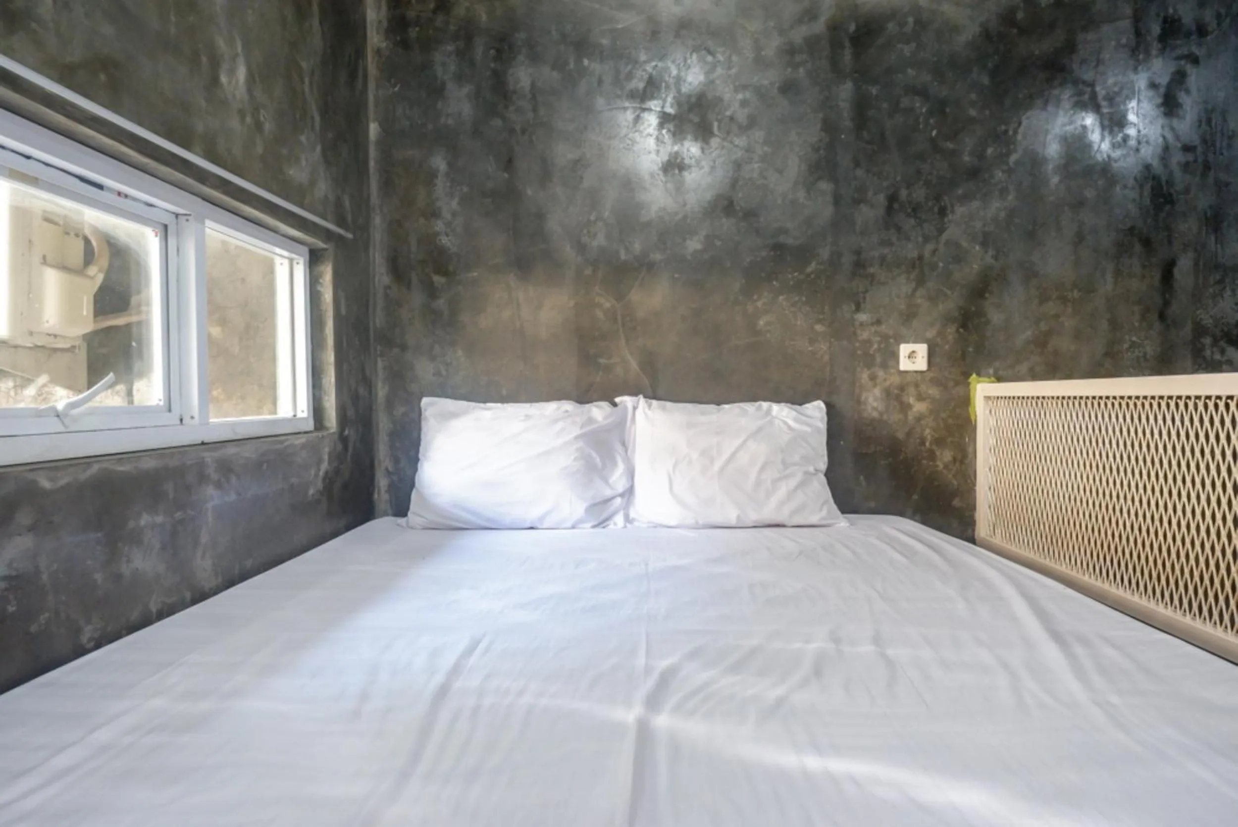 Bedroom, Bed in RedDoorz near Jumbo Mall Sragen