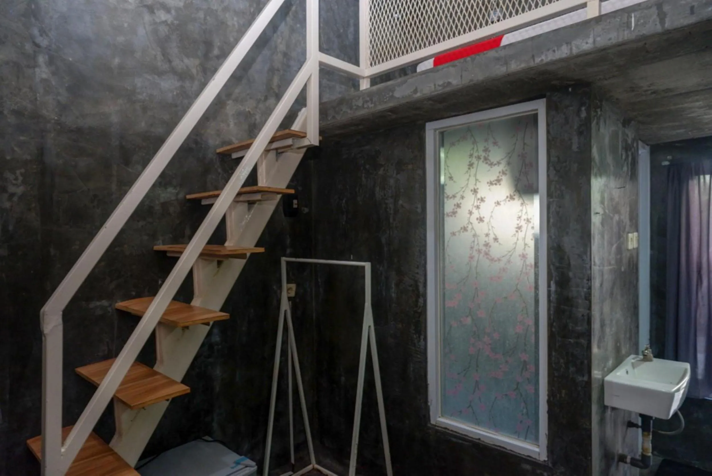 Bedroom in RedDoorz near Jumbo Mall Sragen