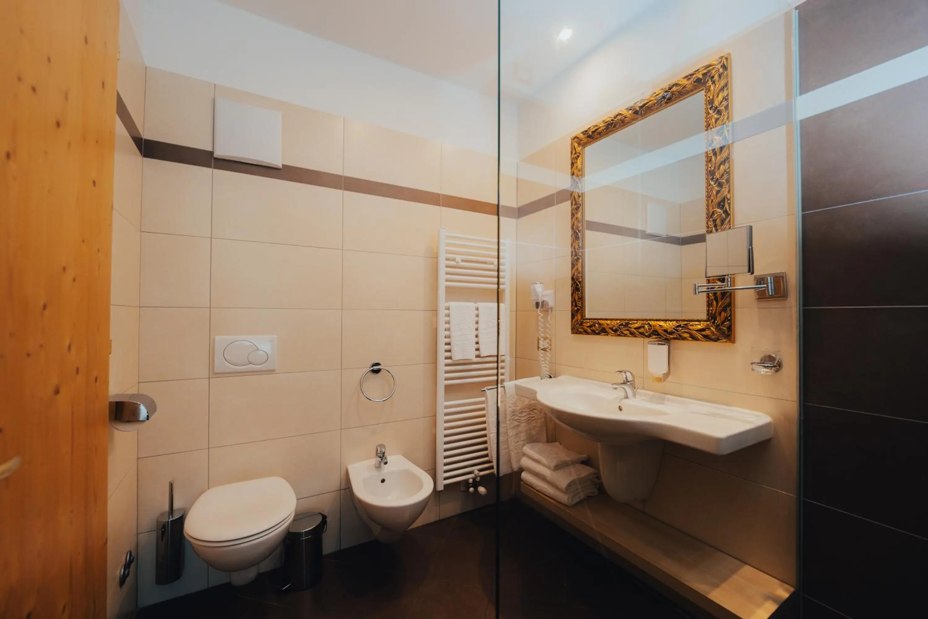 Toilet in Parc Hotel Du Lac