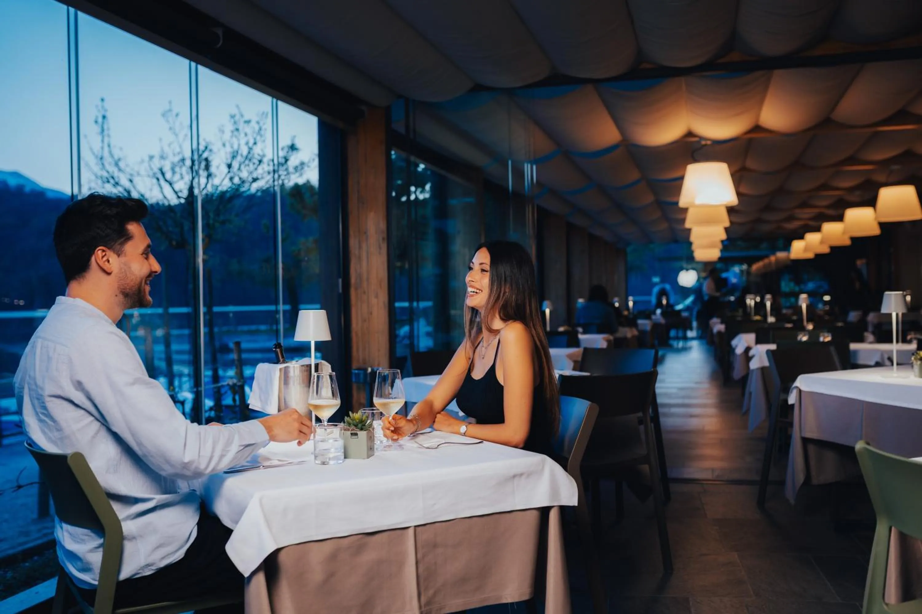 Restaurant/places to eat in Parc Hotel Du Lac