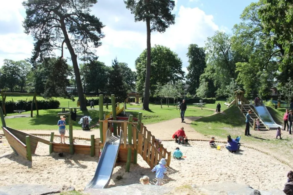 Nearby landmark in Risinghurst, Oxford, an ENTIRE 2beds, 2bathrooms, free Wi-Fi, Free Parking