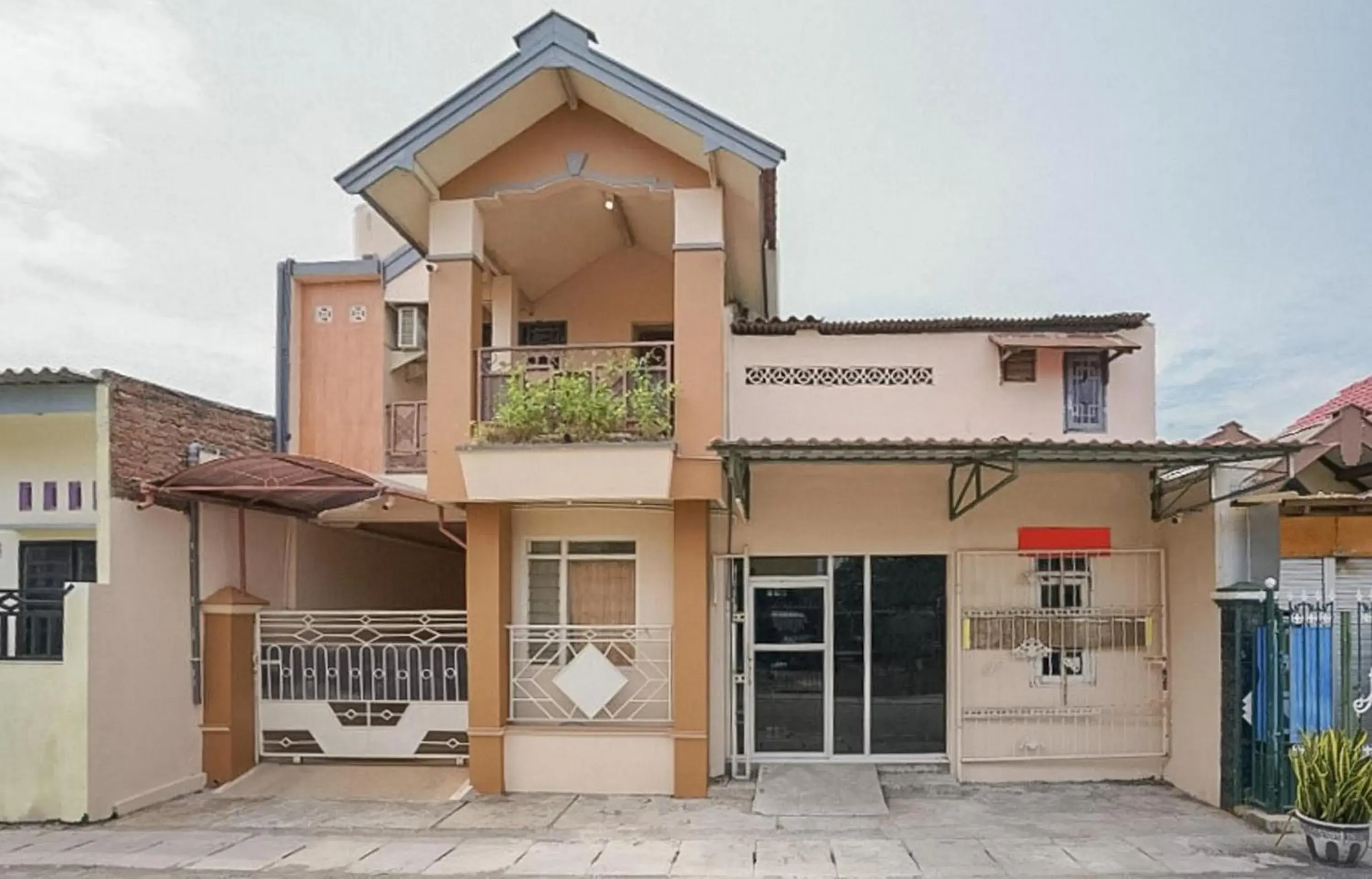 RedDoorz Syariah near Suramadu RedDoorz Syariah near Suramadu