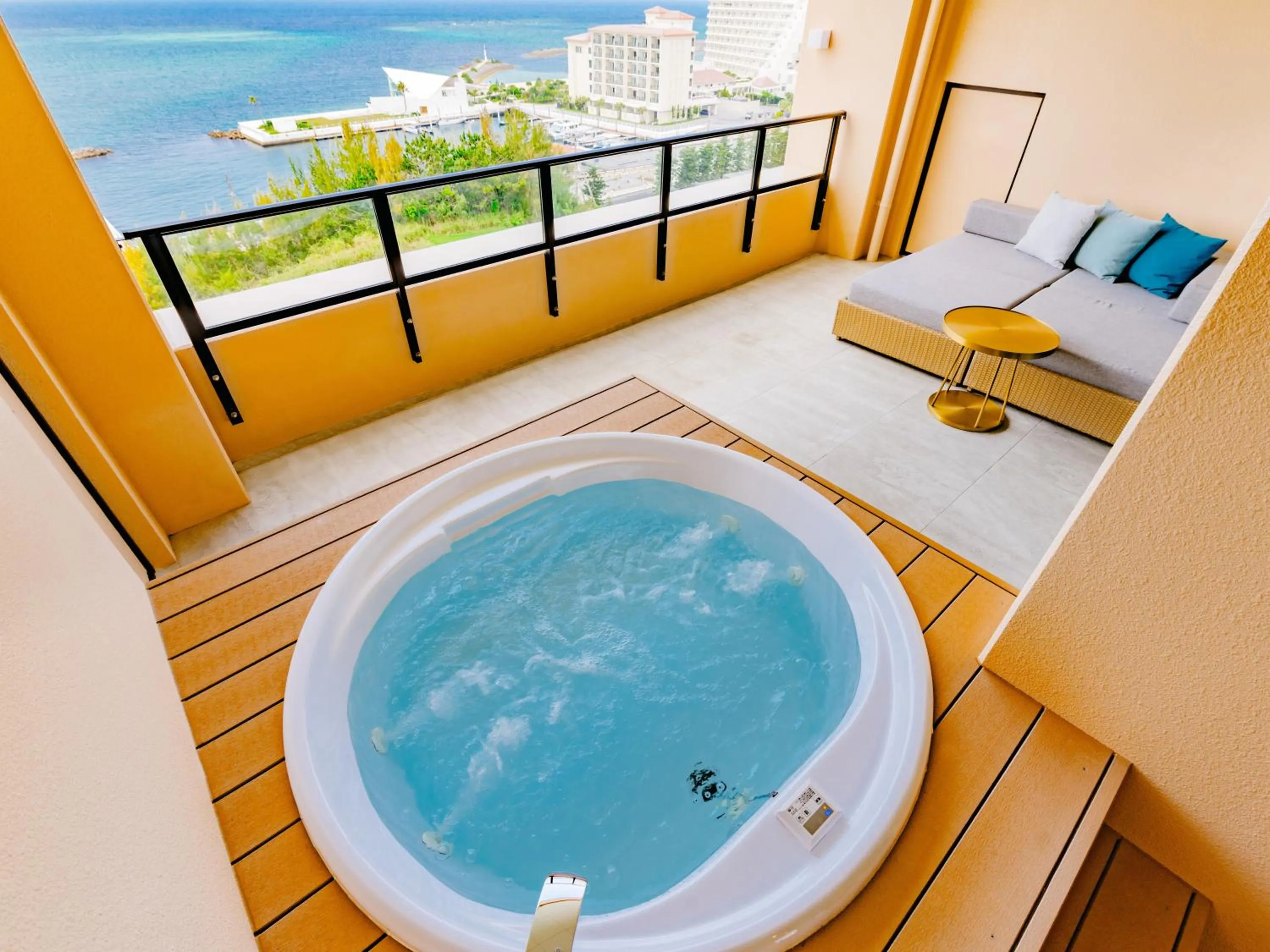 Balcony/Terrace in AQUASENSE Hotel & Resort