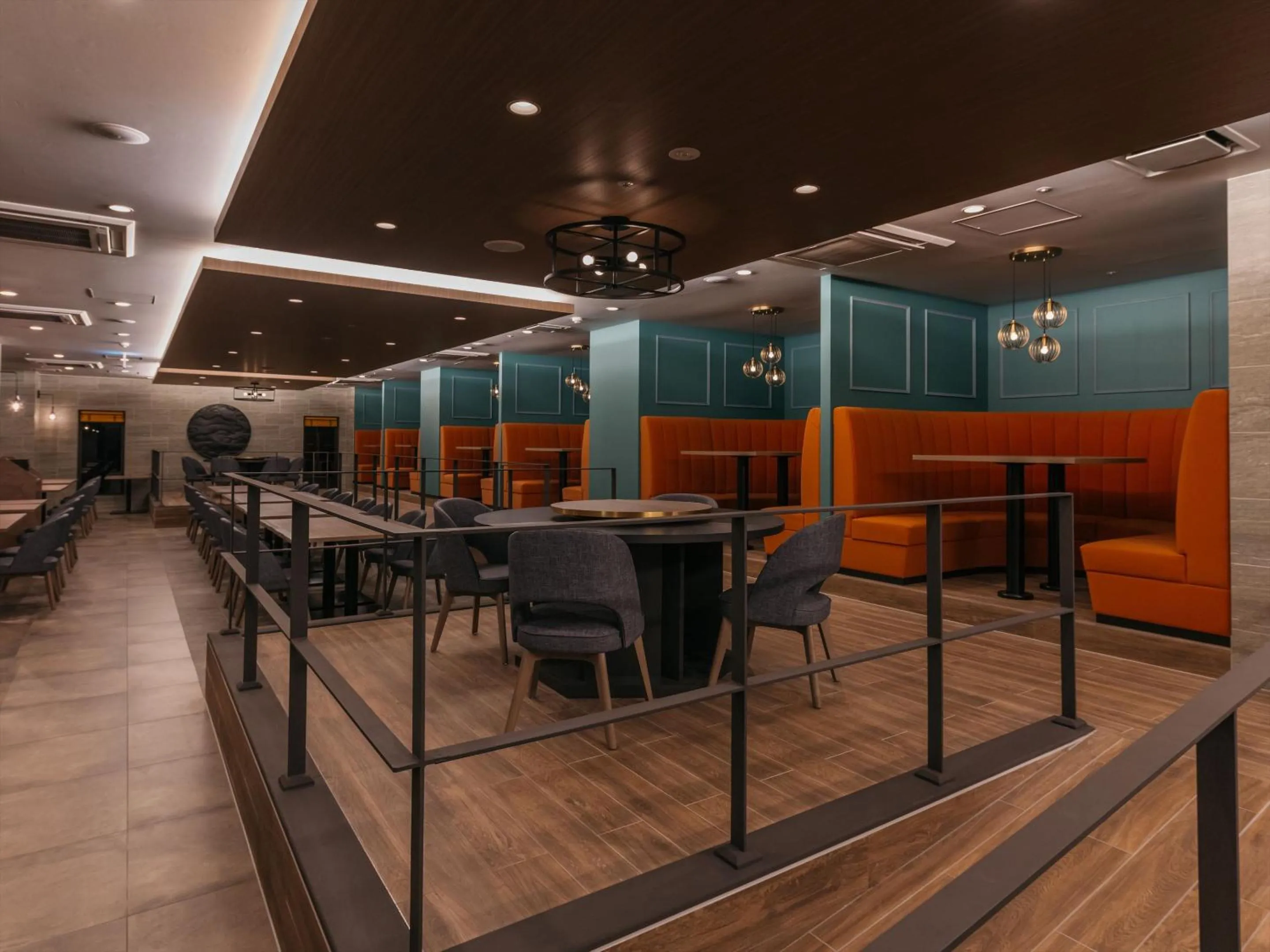 Restaurant/places to eat in AQUASENSE Hotel & Resort