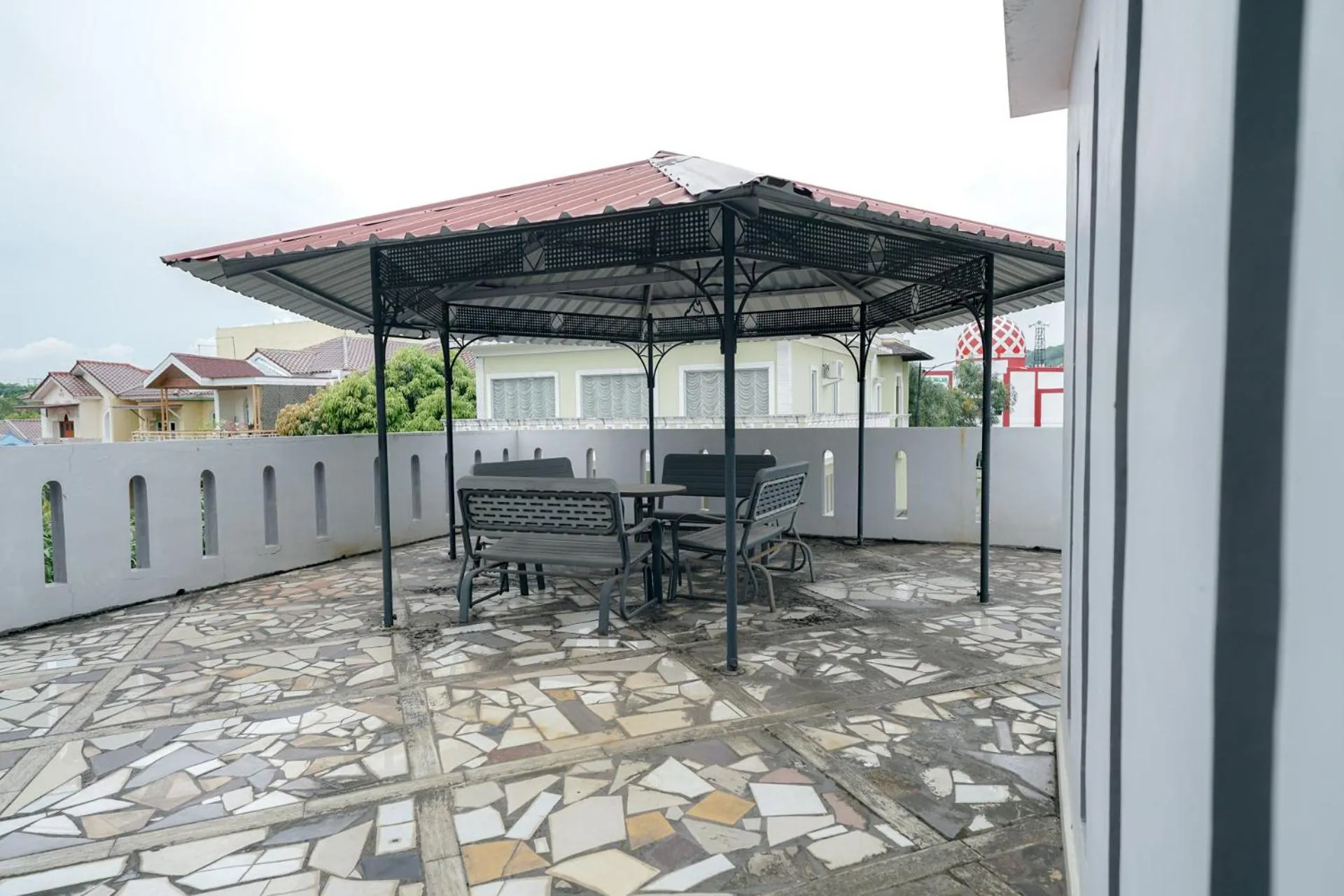 Property building in RedDoorz Syariah near RS Awal Bros Batam