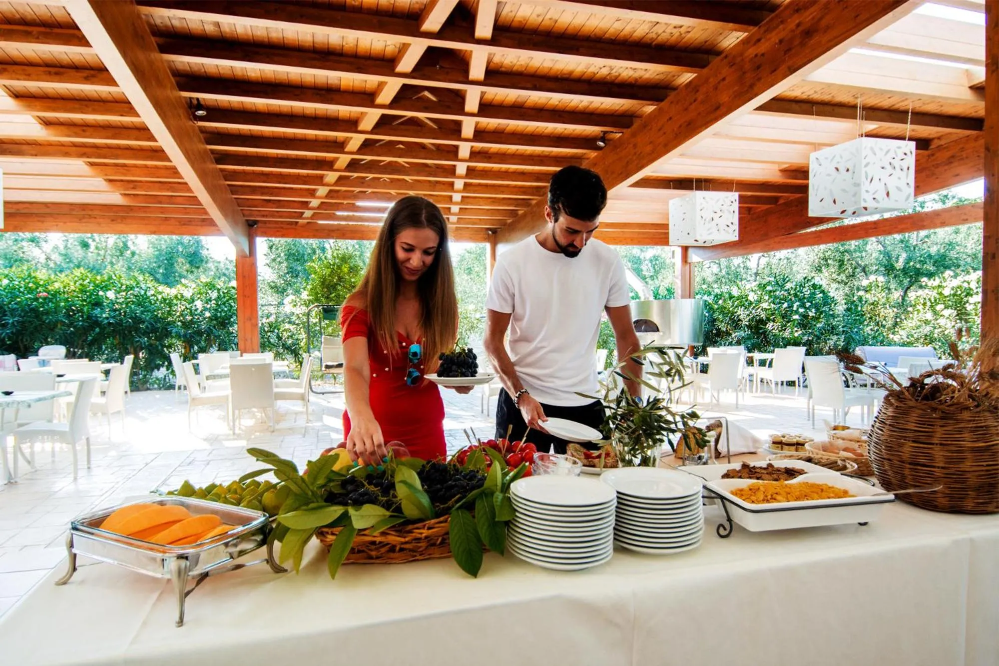 Food and drinks in Giardino Degli Ulivi Resort Masseria