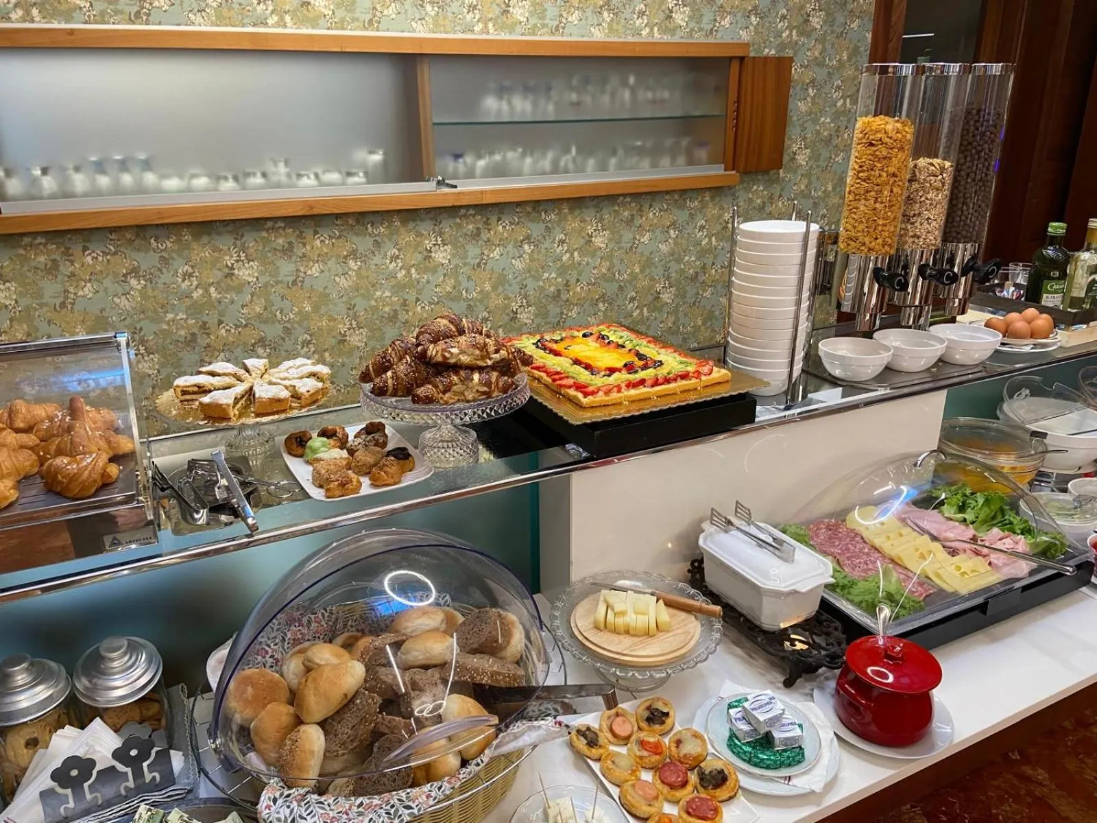 Breakfast in Hotel Europa