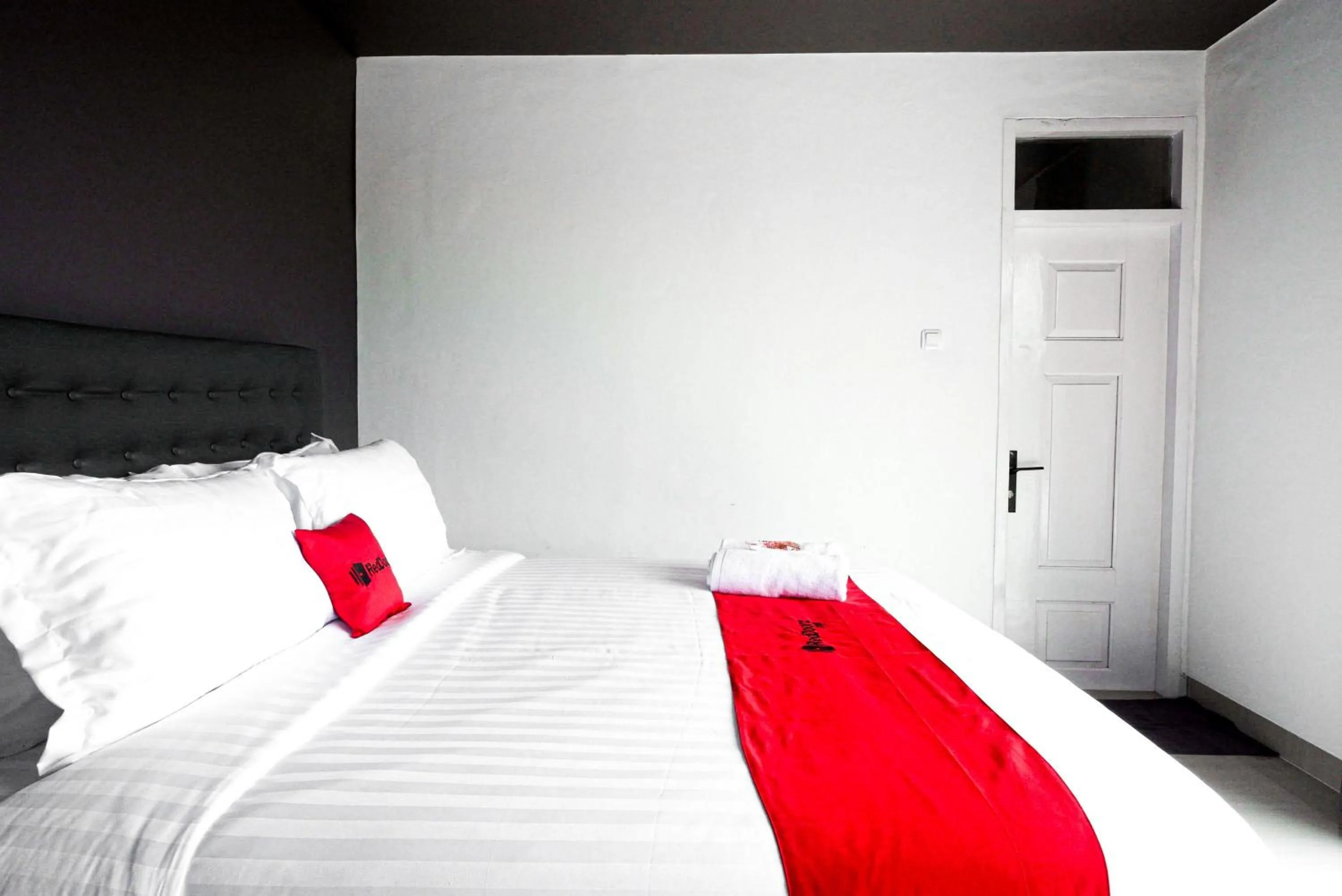 Bedroom, Bed in RedDoorz near Bukitsari Semarang