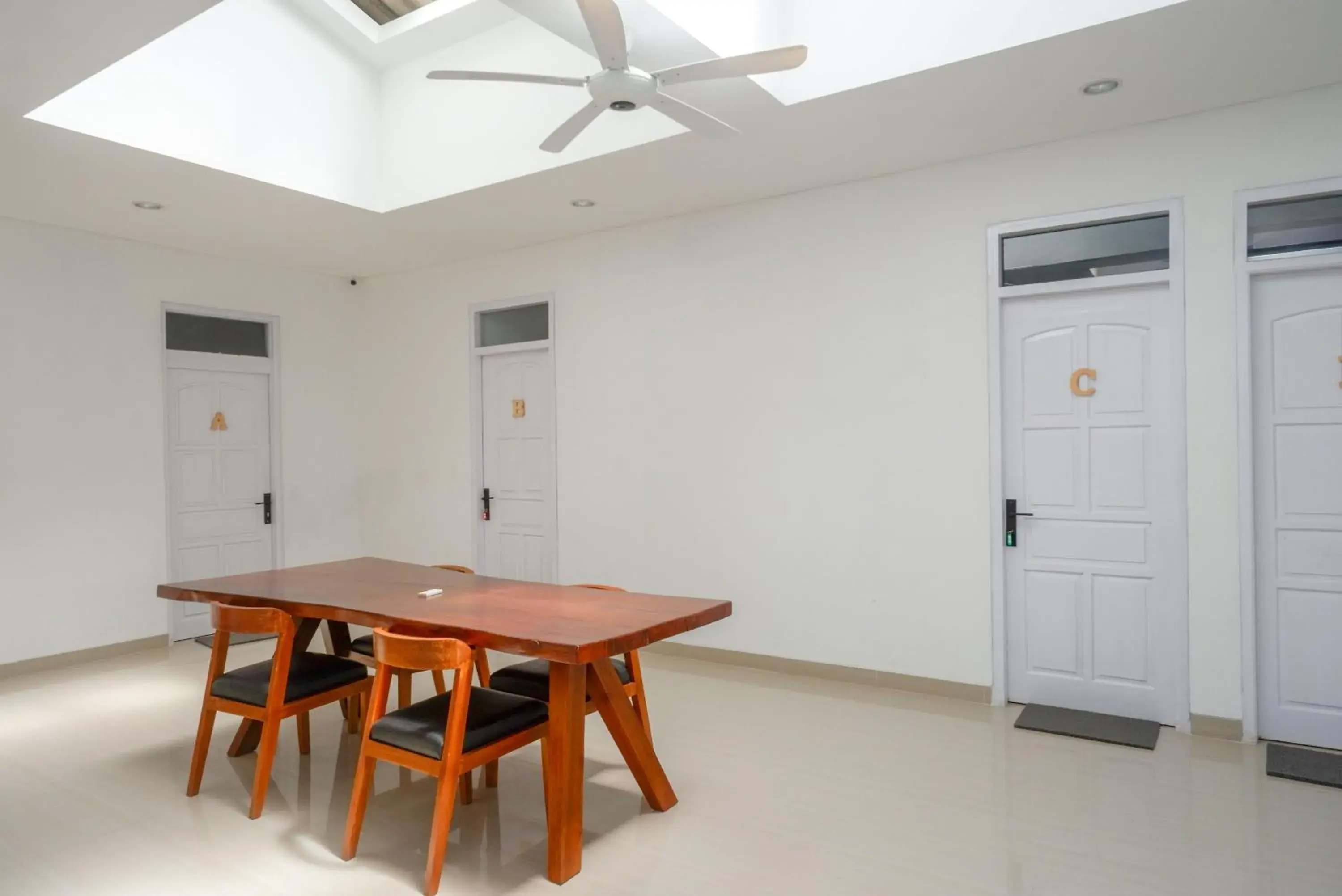 RedDoorz near Bukitsari Semarang RedDoorz near Bukitsari Semarang