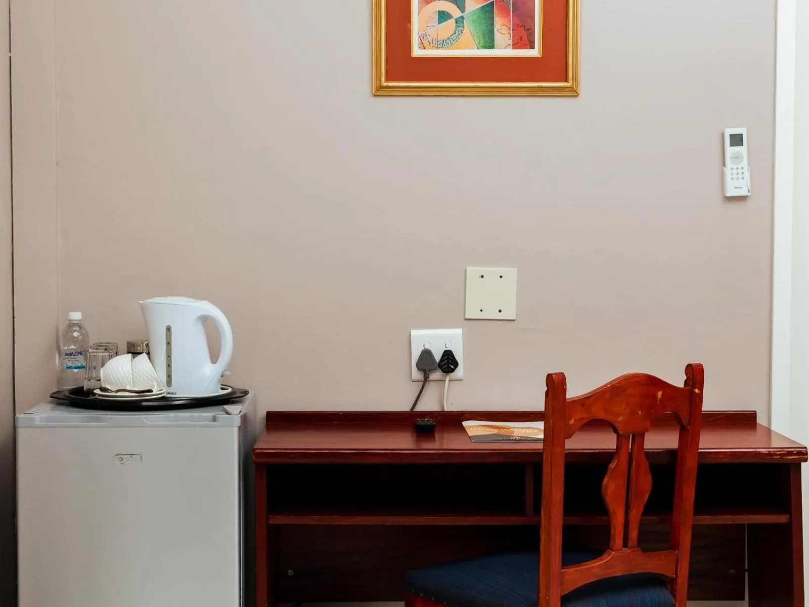 Coffee/tea facilities in Ngwenya City Hotel