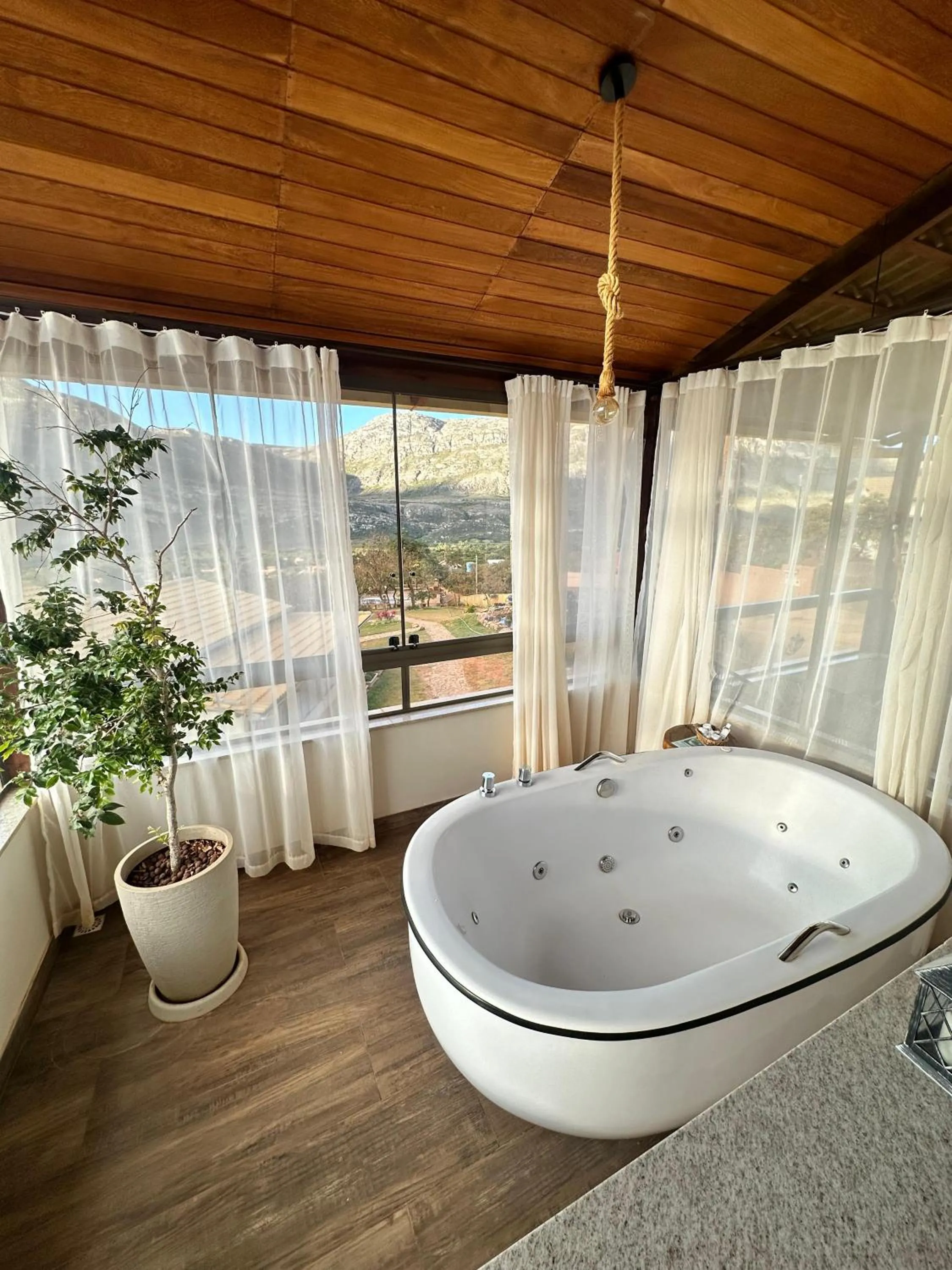 Hot Tub in Euetu na Lapinha da Serra