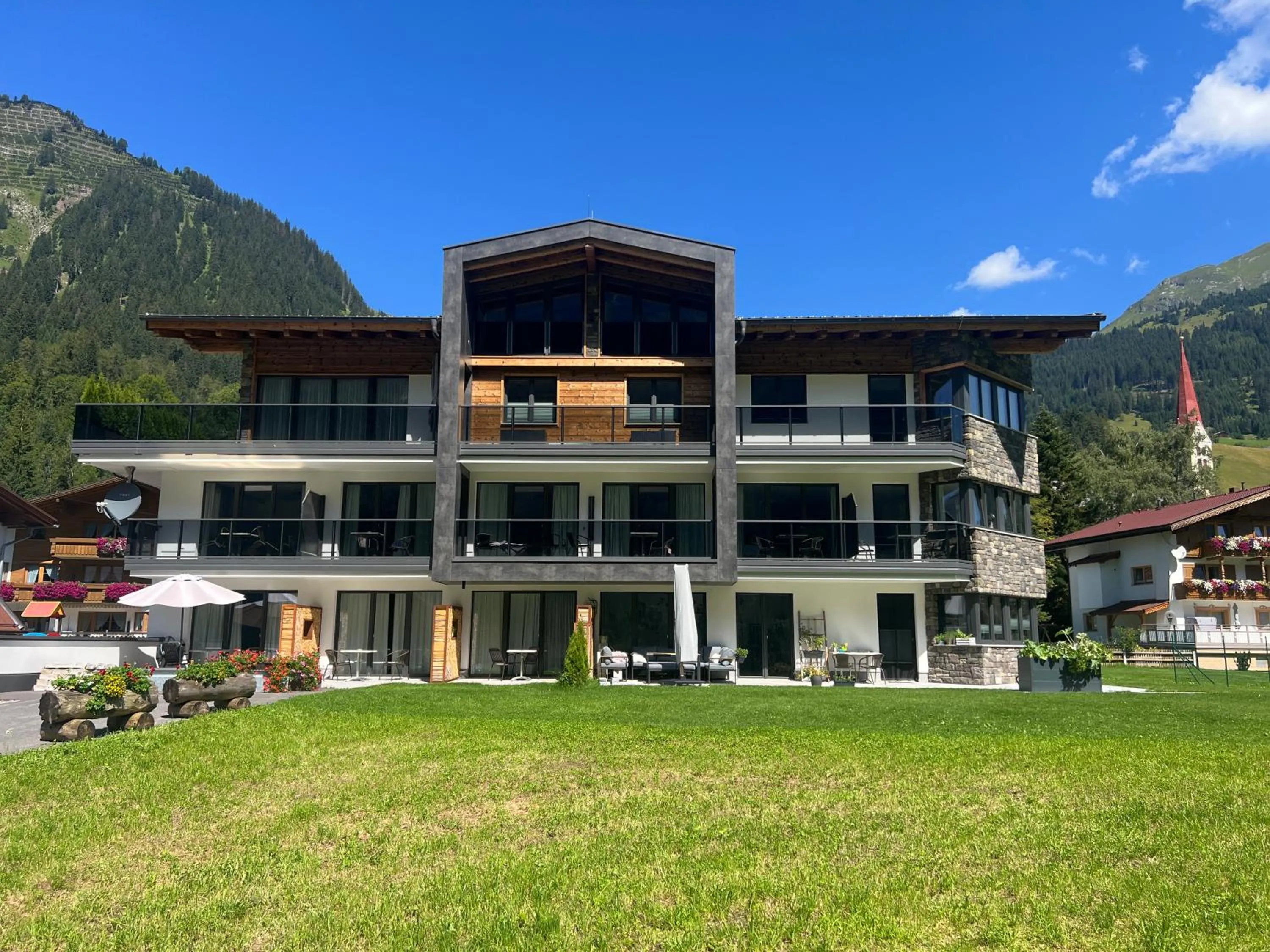 Property building in Apart Lech