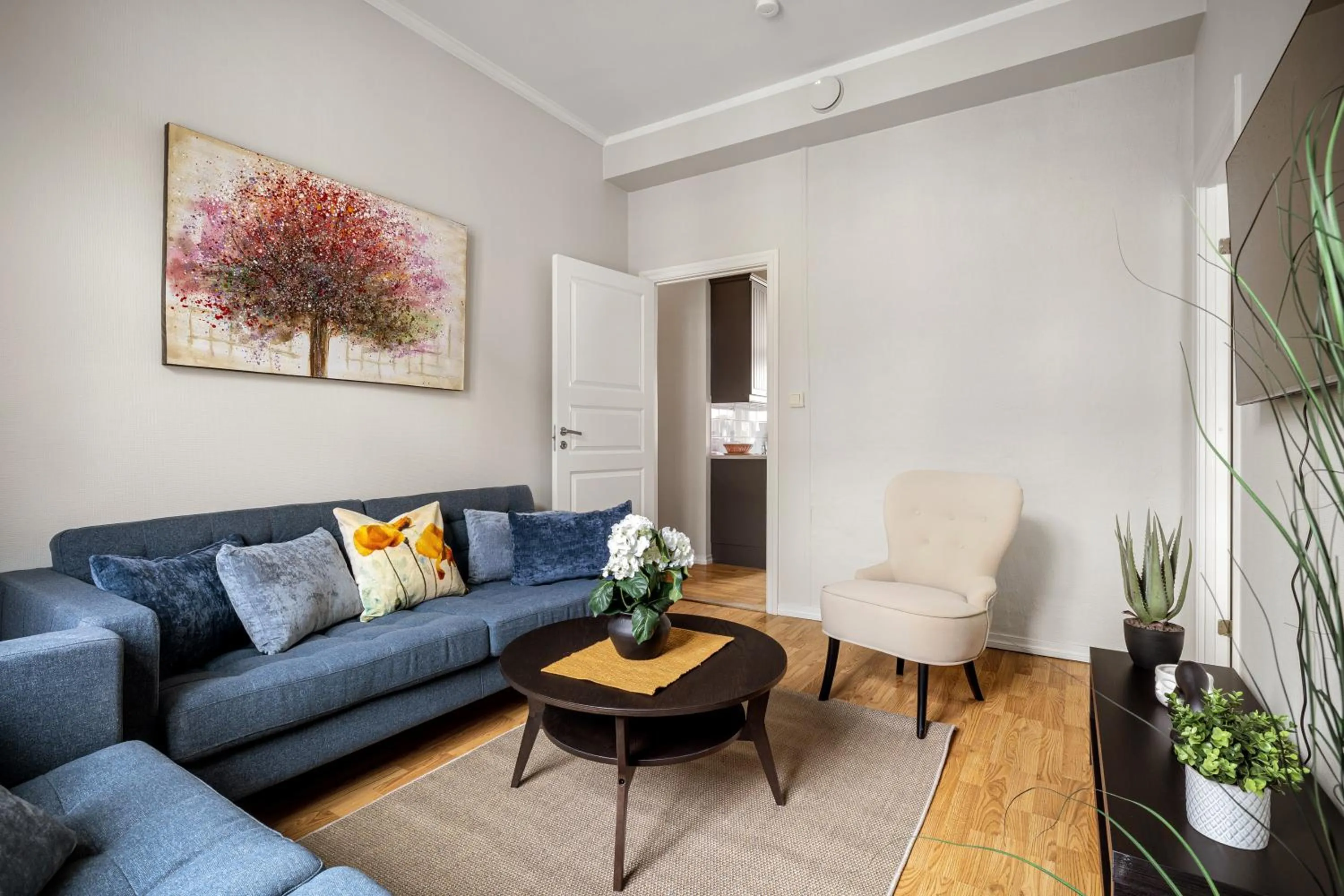 Rosen Apartment