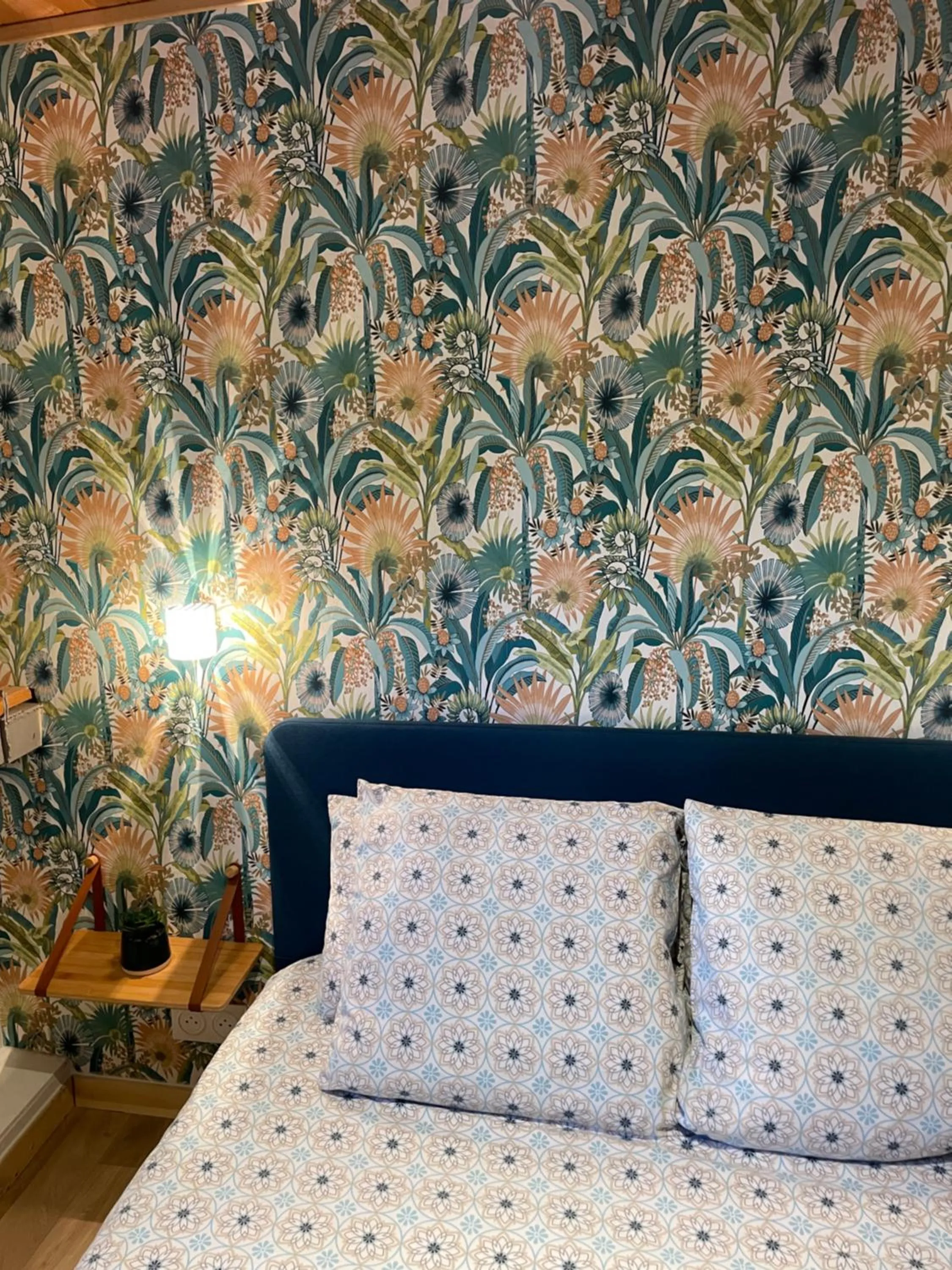 Bedroom, Bed in Péniche Le Pescalune - Chambre d'hôtes